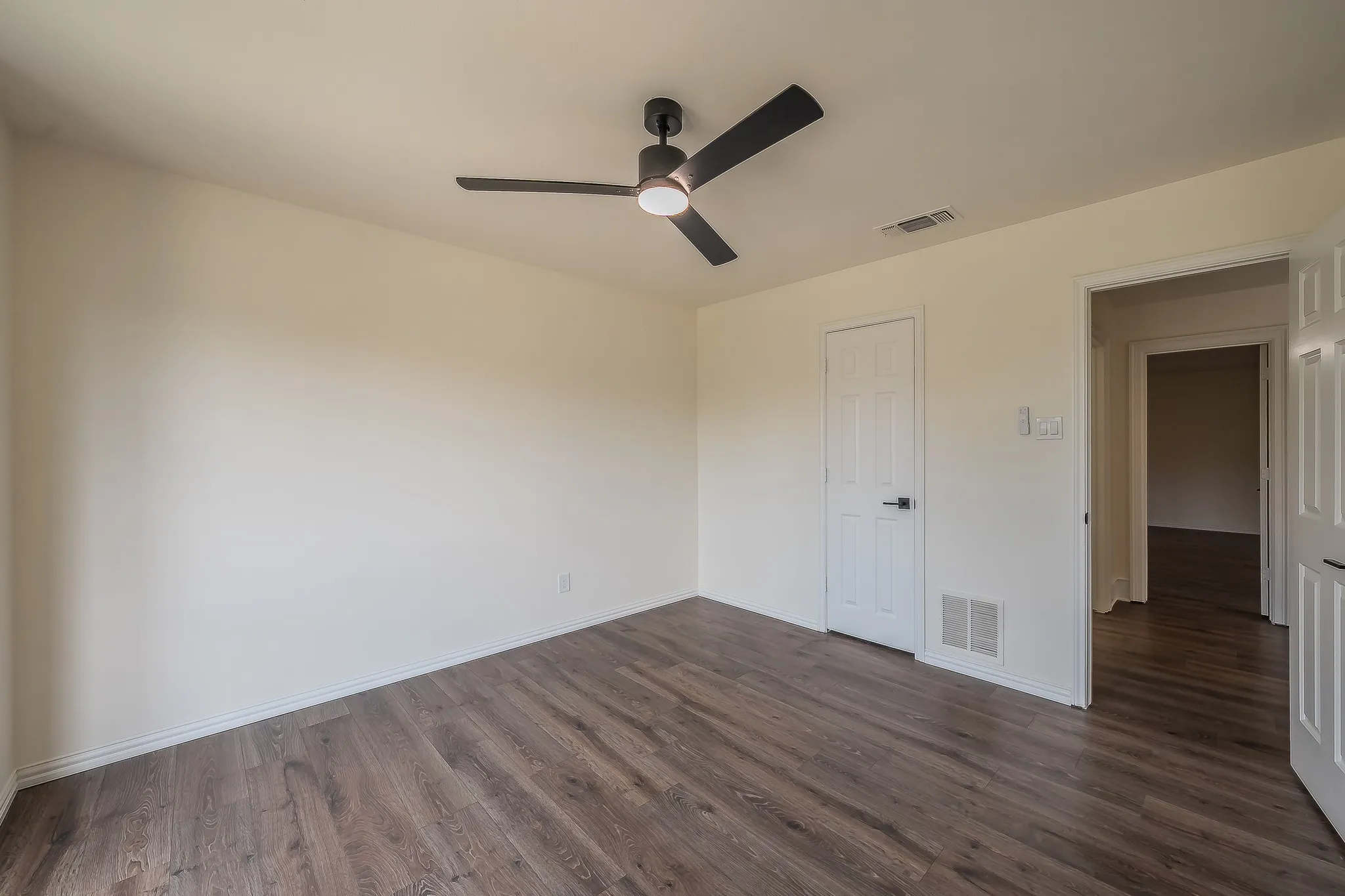 Single Family Residence For Rent in Denton County , 543 Timber Ridge Drive, Trophy Club, Texas 76262, 4 Bedroom, 4 Bathroom, 2 Garage spaces, 3,542 Sqft, built in 1986, mls#21366204, Real Estate Agent in Trophy Club, Homes For Rent in Denton county, Homes For Rent in Trophy Club, Realtor in Trophy Club Texas, Real Estate Brokerage Independent Realty Texas, Luminita Cordes Realtor