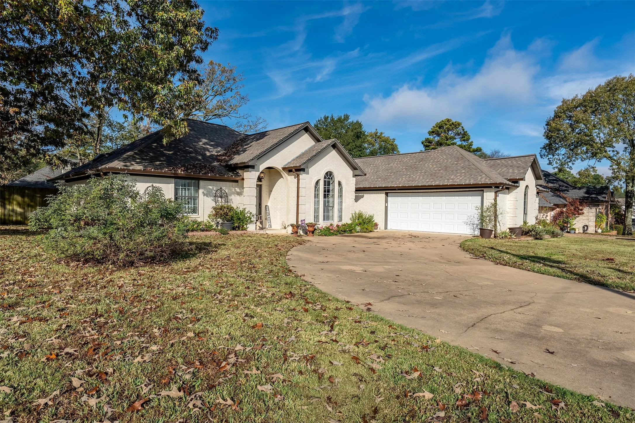 Single Family Residence For Sale in Smith County , 18564 County Road 1100, Flint, Texas 75762, 3 Bedroom, 2 Bathroom, 2 Garage spaces, 2,127 Sqft, built in 1996, mls#21366231, Real Estate Agent in Flint, Homes For Sale in Smith county, Homes For Sale in Flint, Realtor in Flint Texas, Real Estate Brokerage Independent Realty Texas, Luminita Cordes Realtor