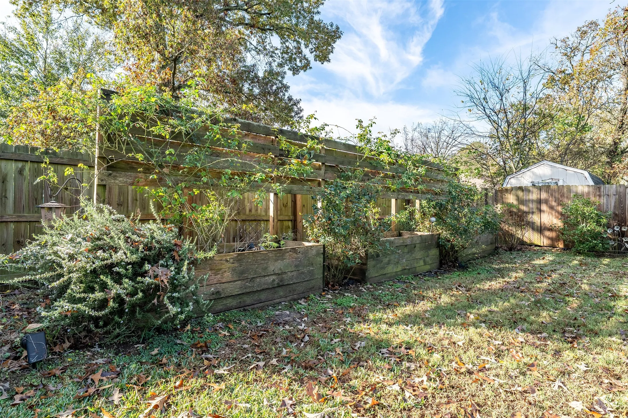 Single Family Residence For Sale in Smith County , 18564 County Road 1100, Flint, Texas 75762, 3 Bedroom, 2 Bathroom, 2 Garage spaces, 2,127 Sqft, built in 1996, mls#21366231, Real Estate Agent in Flint, Homes For Sale in Smith county, Homes For Sale in Flint, Realtor in Flint Texas, Real Estate Brokerage Independent Realty Texas, Luminita Cordes Realtor