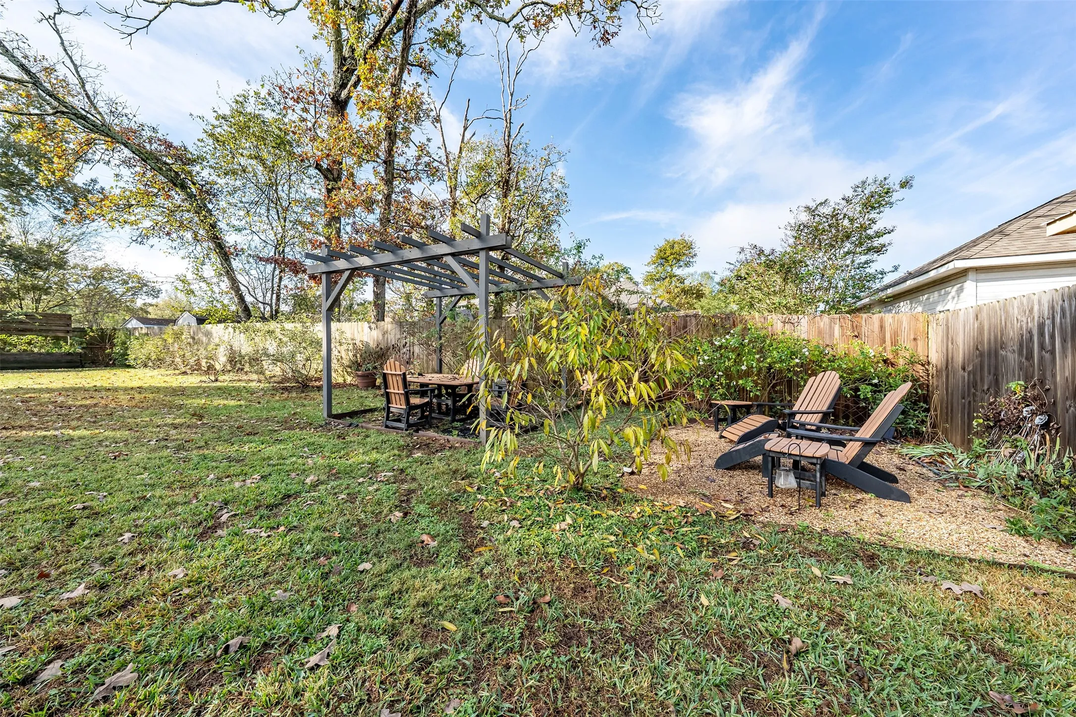 Single Family Residence For Sale in Smith County , 18564 County Road 1100, Flint, Texas 75762, 3 Bedroom, 2 Bathroom, 2 Garage spaces, 2,127 Sqft, built in 1996, mls#21366231, Real Estate Agent in Flint, Homes For Sale in Smith county, Homes For Sale in Flint, Realtor in Flint Texas, Real Estate Brokerage Independent Realty Texas, Luminita Cordes Realtor
