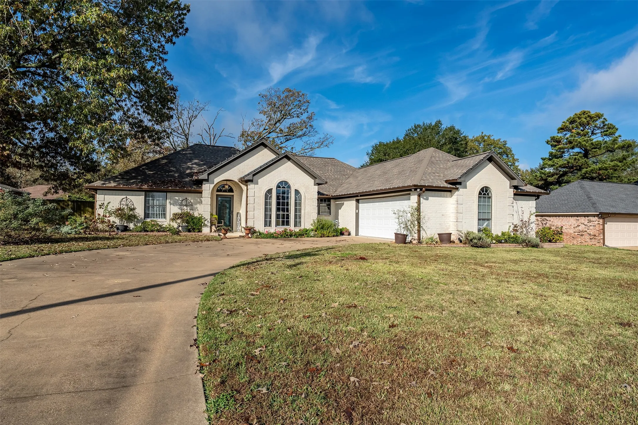 Single Family Residence For Sale in Smith County , 18564 County Road 1100, Flint, Texas 75762, 3 Bedroom, 2 Bathroom, 2 Garage spaces, 2,127 Sqft, built in 1996, mls#21366231, Real Estate Agent in Flint, Homes For Sale in Smith county, Homes For Sale in Flint, Realtor in Flint Texas, Real Estate Brokerage Independent Realty Texas, Luminita Cordes Realtor