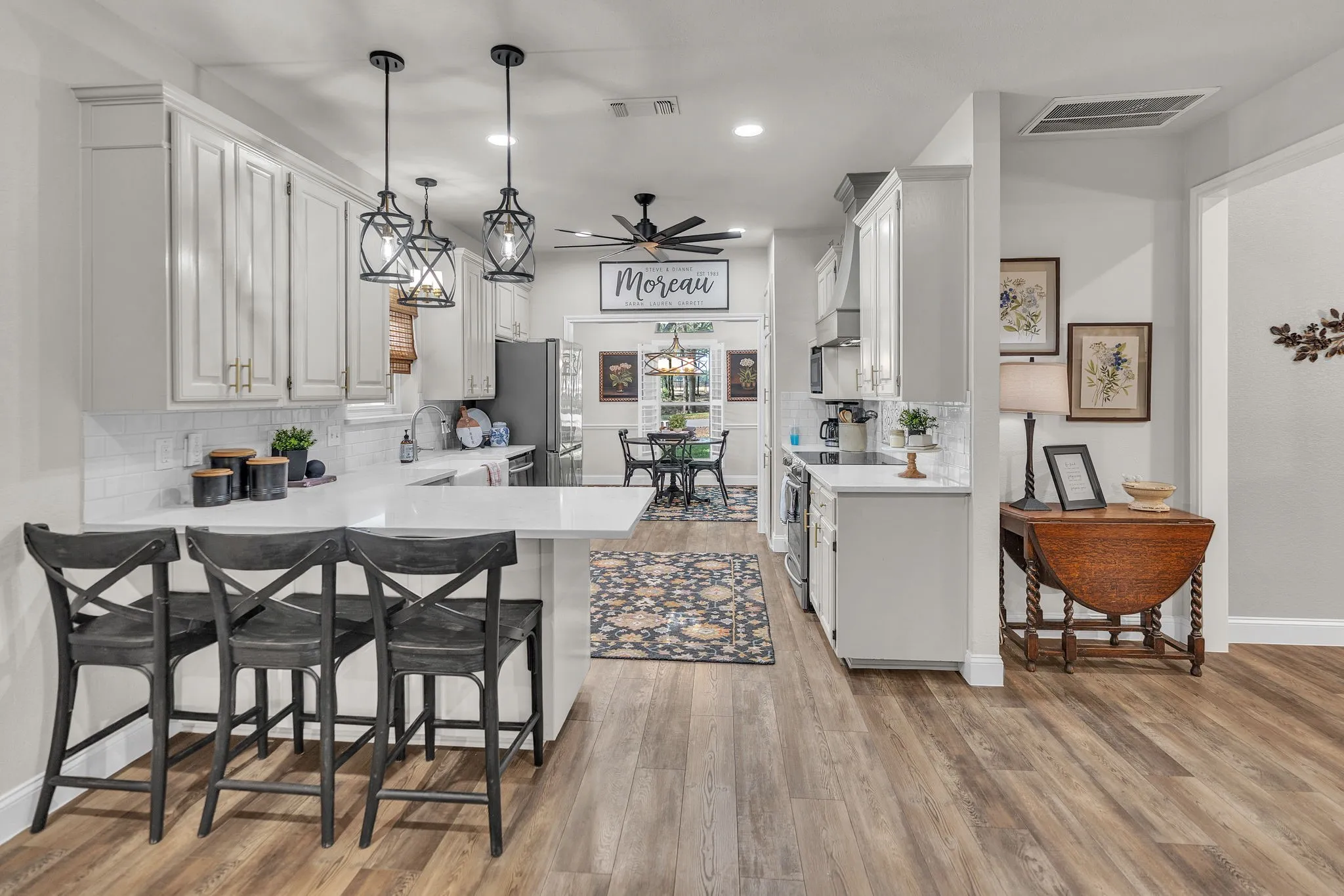 Single Family Residence For Sale in Parker County , 1809 Lakewood Drive, Weatherford, Texas 76087, 3 Bedroom, 3 Bathroom, 2 Garage spaces, 2,221 Sqft, built in 1990, mls#21366157, Real Estate Agent in Weatherford, Homes For Sale in Parker county, Homes For Sale in Weatherford, Realtor in Weatherford Texas, Real Estate Brokerage Independent Realty Texas, Luminita Cordes Realtor