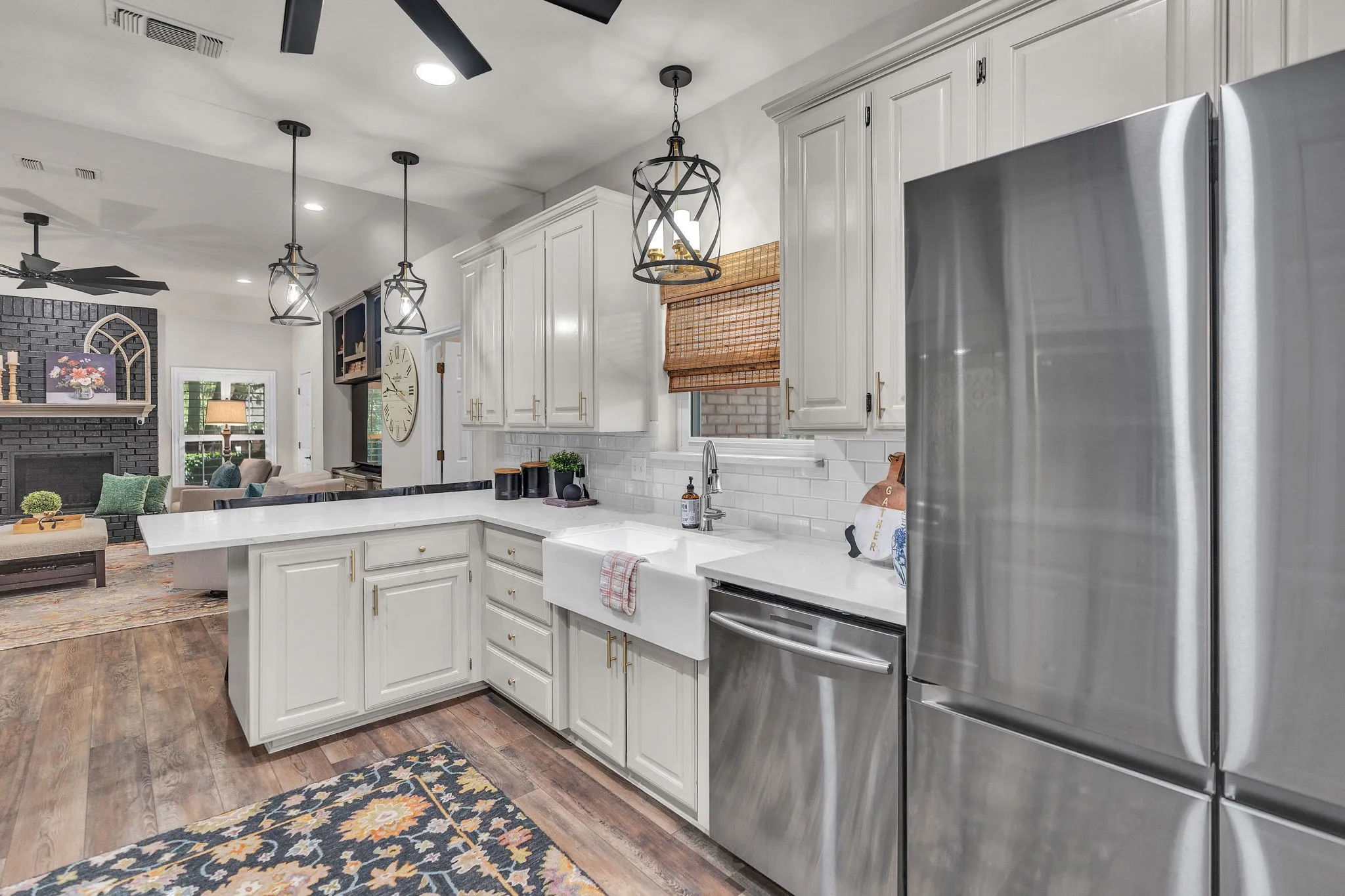 Single Family Residence For Sale in Parker County , 1809 Lakewood Drive, Weatherford, Texas 76087, 3 Bedroom, 3 Bathroom, 2 Garage spaces, 2,221 Sqft, built in 1990, mls#21366157, Real Estate Agent in Weatherford, Homes For Sale in Parker county, Homes For Sale in Weatherford, Realtor in Weatherford Texas, Real Estate Brokerage Independent Realty Texas, Luminita Cordes Realtor