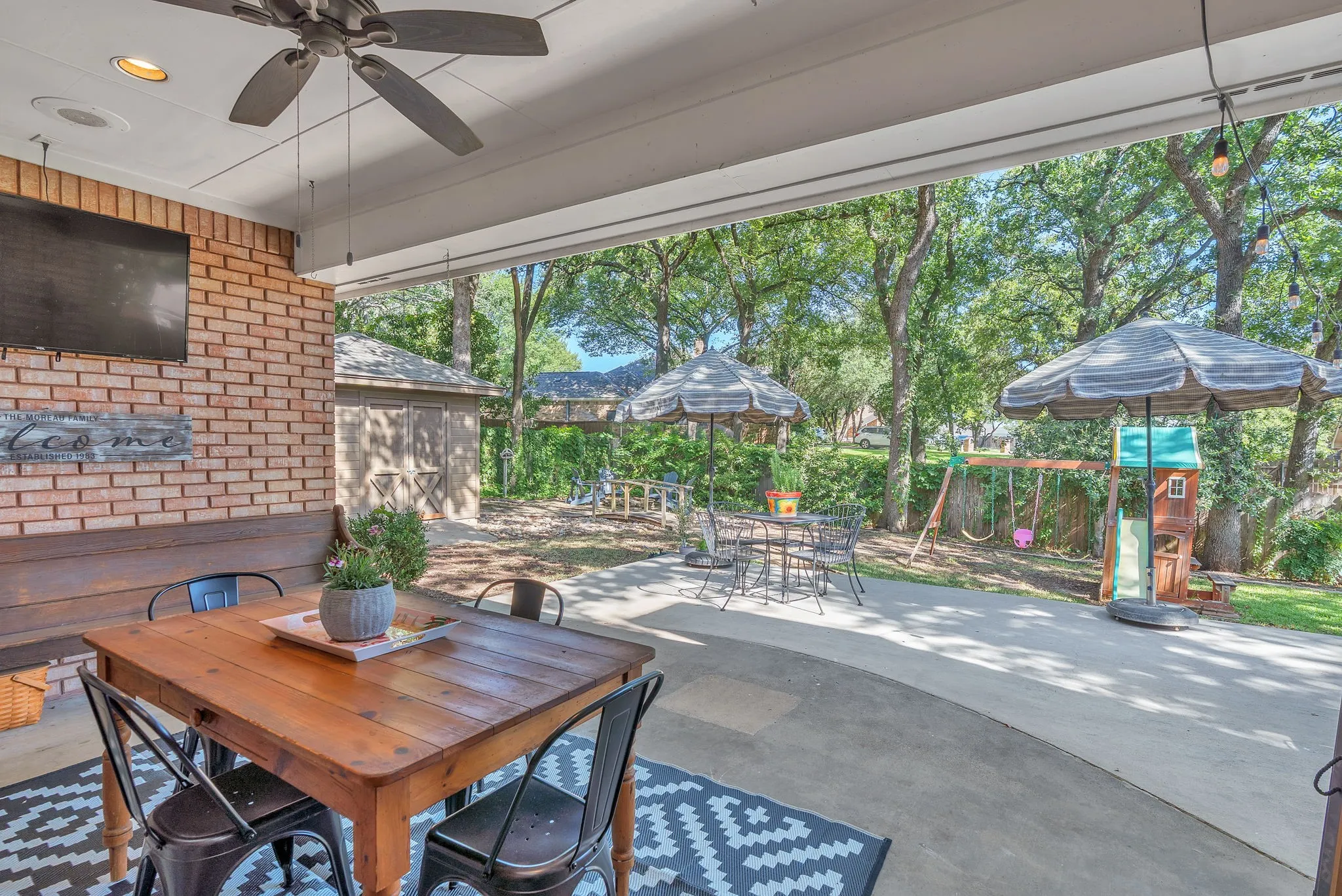 Single Family Residence For Sale in Parker County , 1809 Lakewood Drive, Weatherford, Texas 76087, 3 Bedroom, 3 Bathroom, 2 Garage spaces, 2,221 Sqft, built in 1990, mls#21366157, Real Estate Agent in Weatherford, Homes For Sale in Parker county, Homes For Sale in Weatherford, Realtor in Weatherford Texas, Real Estate Brokerage Independent Realty Texas, Luminita Cordes Realtor