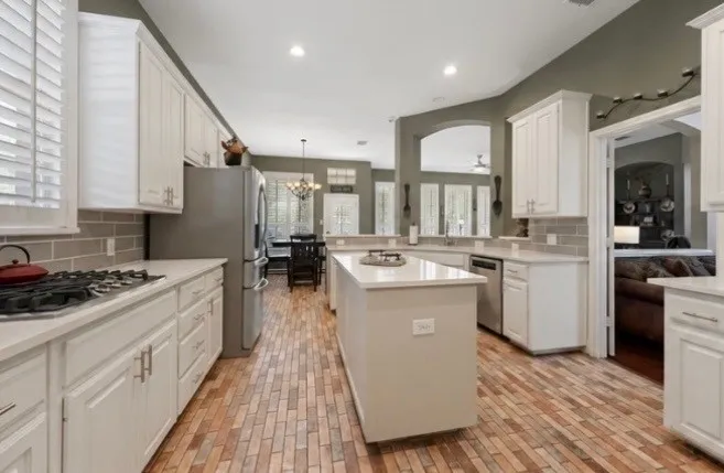 Single Family Residence For Sale in Denton County , 2105 Birdwood Circle, Corinth, Texas 76210, 4 Bedroom, 4 Bathroom, 2 Garage spaces, 3,096 Sqft, built in 1999, mls#21366168, Real Estate Agent in Corinth, Homes For Sale in Denton county, Homes For Sale in Corinth, Realtor in Corinth Texas, Real Estate Brokerage Independent Realty Texas, Luminita Cordes Realtor