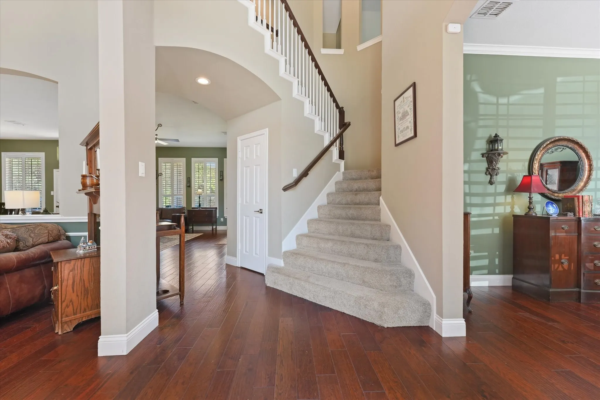 Single Family Residence For Sale in Denton County , 2105 Birdwood Circle, Corinth, Texas 76210, 4 Bedroom, 4 Bathroom, 2 Garage spaces, 3,096 Sqft, built in 1999, mls#21366168, Real Estate Agent in Corinth, Homes For Sale in Denton county, Homes For Sale in Corinth, Realtor in Corinth Texas, Real Estate Brokerage Independent Realty Texas, Luminita Cordes Realtor