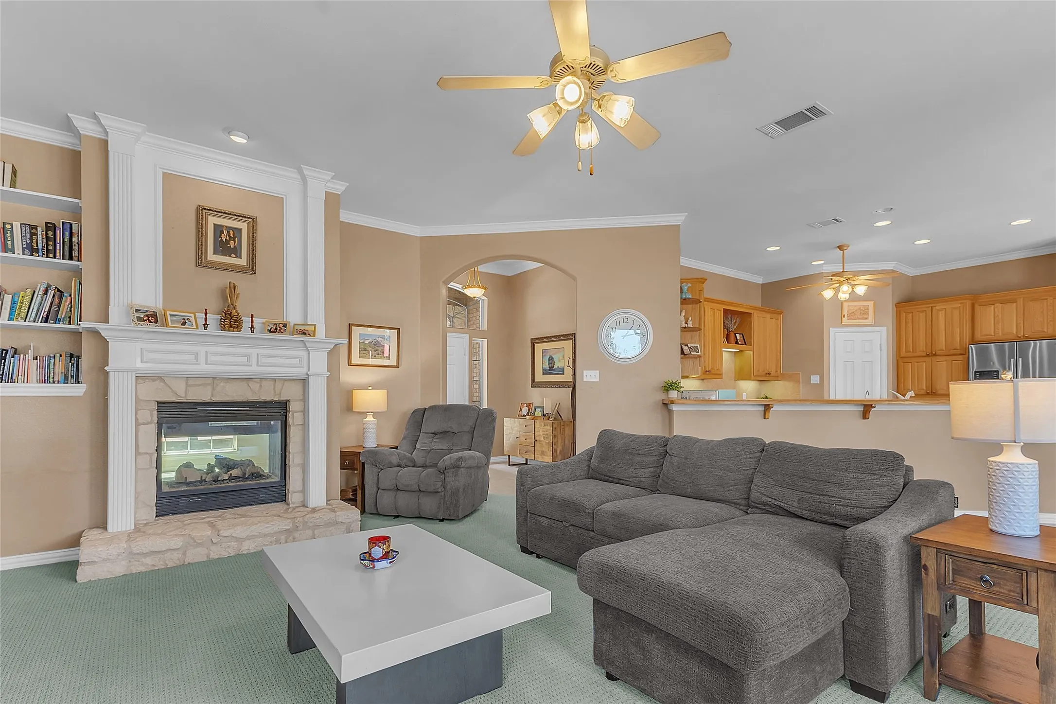Single Family Residence For Sale in Denton County , 101 Indian Paint Drive, Justin, Texas 76247, 3 Bedroom, 2 Bathroom, 3 Garage spaces, 2,173 Sqft, built in 2003, mls#21362487, Real Estate Agent in Justin, Homes For Sale in Denton county, Homes For Sale in Justin, Realtor in Justin Texas, Real Estate Brokerage Independent Realty Texas, Luminita Cordes Realtor