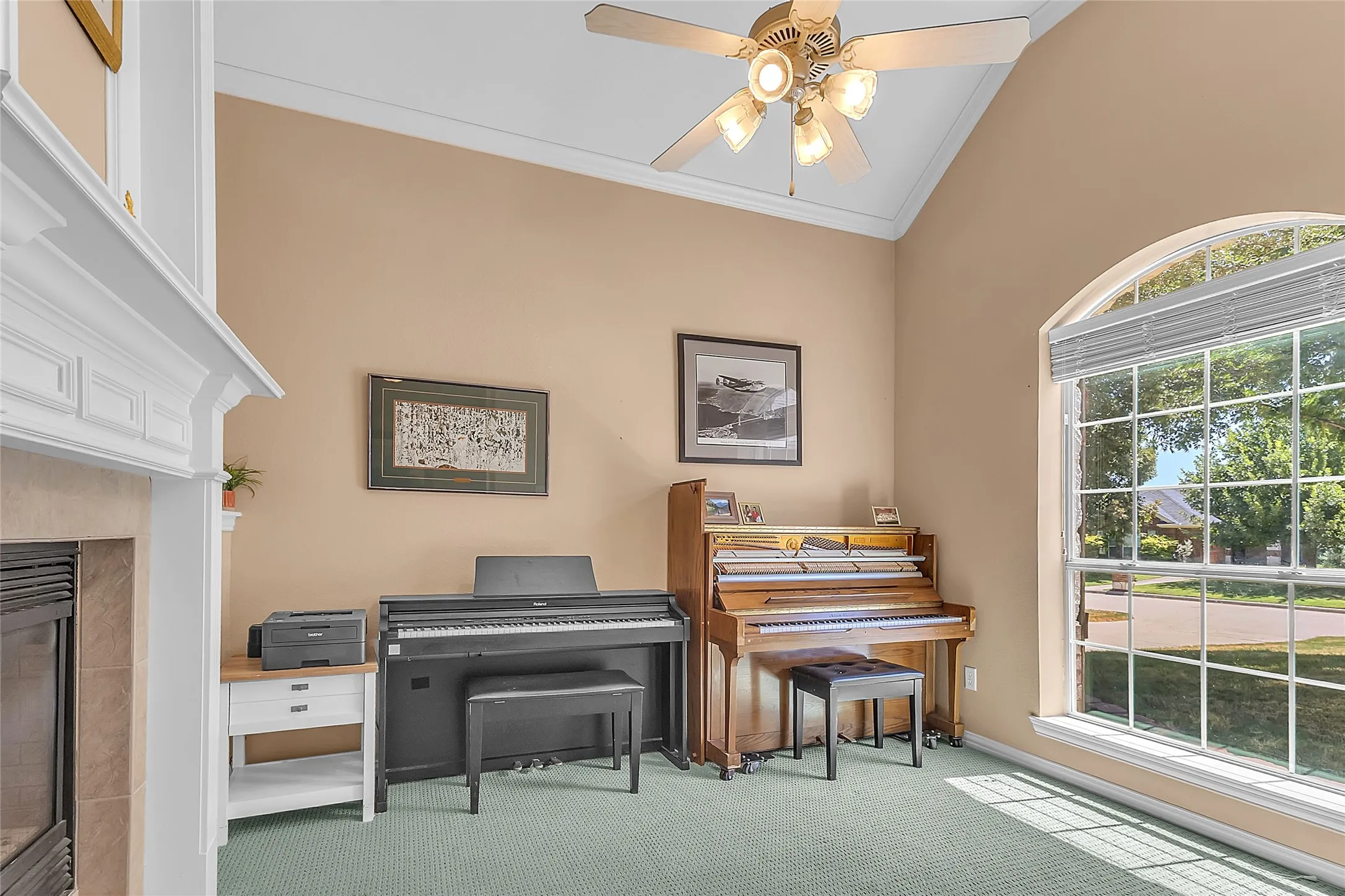Single Family Residence For Sale in Denton County , 101 Indian Paint Drive, Justin, Texas 76247, 3 Bedroom, 2 Bathroom, 3 Garage spaces, 2,173 Sqft, built in 2003, mls#21362487, Real Estate Agent in Justin, Homes For Sale in Denton county, Homes For Sale in Justin, Realtor in Justin Texas, Real Estate Brokerage Independent Realty Texas, Luminita Cordes Realtor