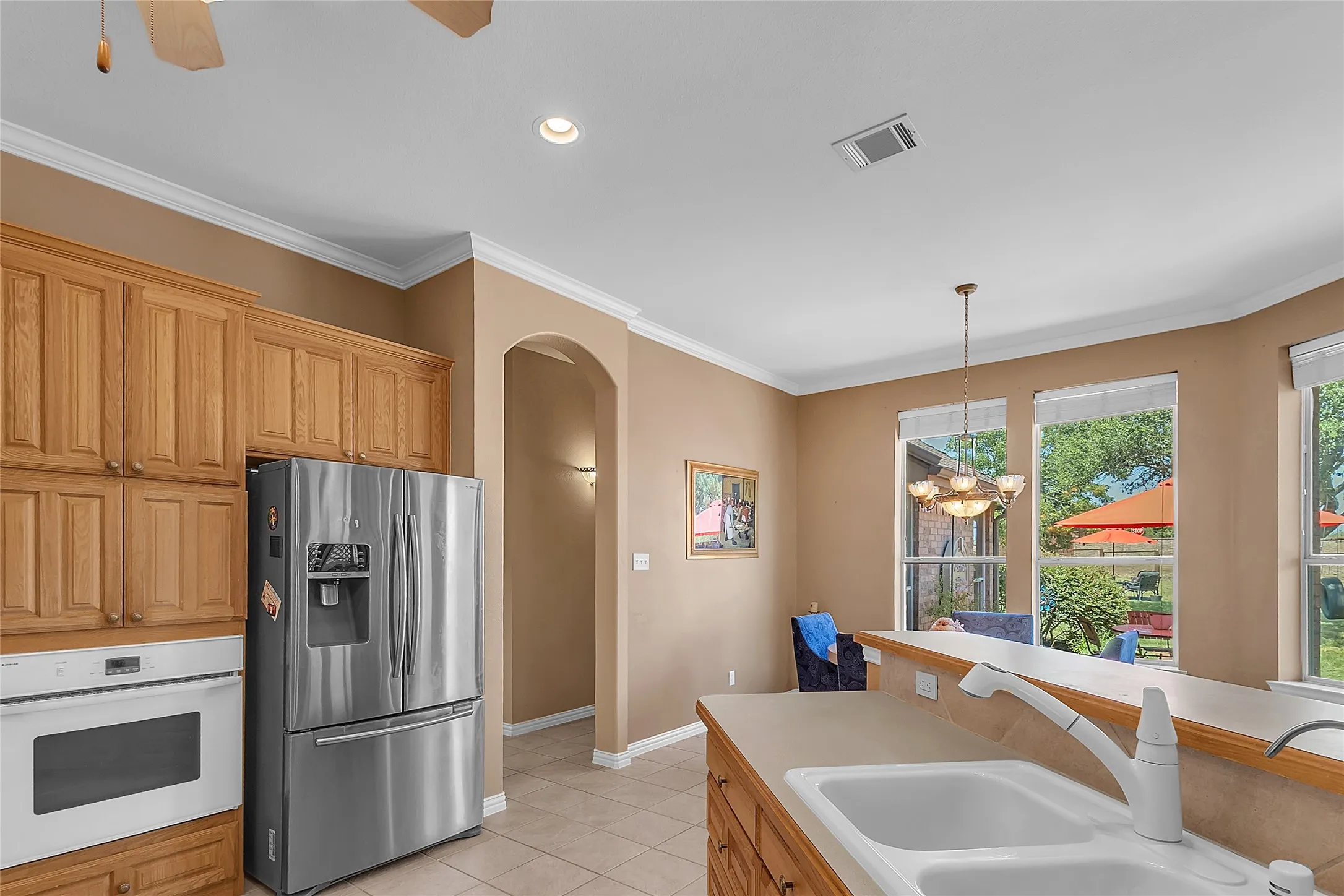 Single Family Residence For Sale in Denton County , 101 Indian Paint Drive, Justin, Texas 76247, 3 Bedroom, 2 Bathroom, 3 Garage spaces, 2,173 Sqft, built in 2003, mls#21362487, Real Estate Agent in Justin, Homes For Sale in Denton county, Homes For Sale in Justin, Realtor in Justin Texas, Real Estate Brokerage Independent Realty Texas, Luminita Cordes Realtor