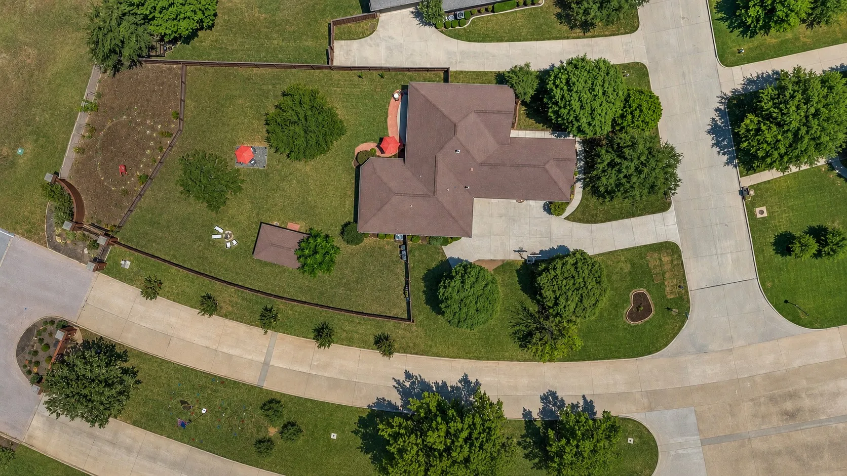 Single Family Residence For Sale in Denton County , 101 Indian Paint Drive, Justin, Texas 76247, 3 Bedroom, 2 Bathroom, 3 Garage spaces, 2,173 Sqft, built in 2003, mls#21362487, Real Estate Agent in Justin, Homes For Sale in Denton county, Homes For Sale in Justin, Realtor in Justin Texas, Real Estate Brokerage Independent Realty Texas, Luminita Cordes Realtor
