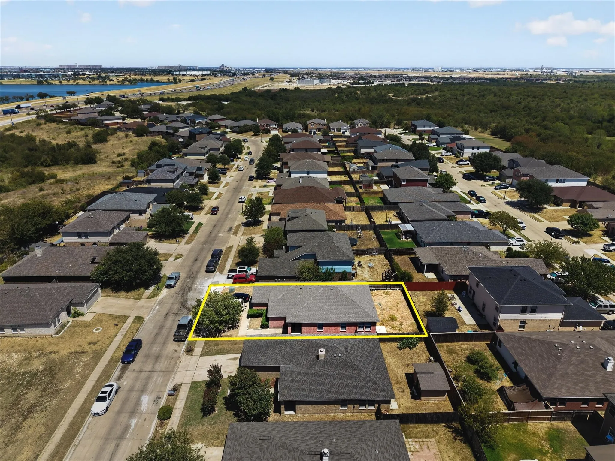 Single Family Residence For Sale in Tarrant County , 4008 Mantis Street, Fort Worth, Texas 76106, 3 Bedroom, 2 Bathroom, 2 Garage spaces, 1,578 Sqft, built in 2004, mls#21366254, Real Estate Agent in Fort Worth, Homes For Sale in Tarrant county, Homes For Sale in Fort Worth, Realtor in Fort Worth Texas, Real Estate Brokerage Independent Realty Texas, Luminita Cordes Realtor