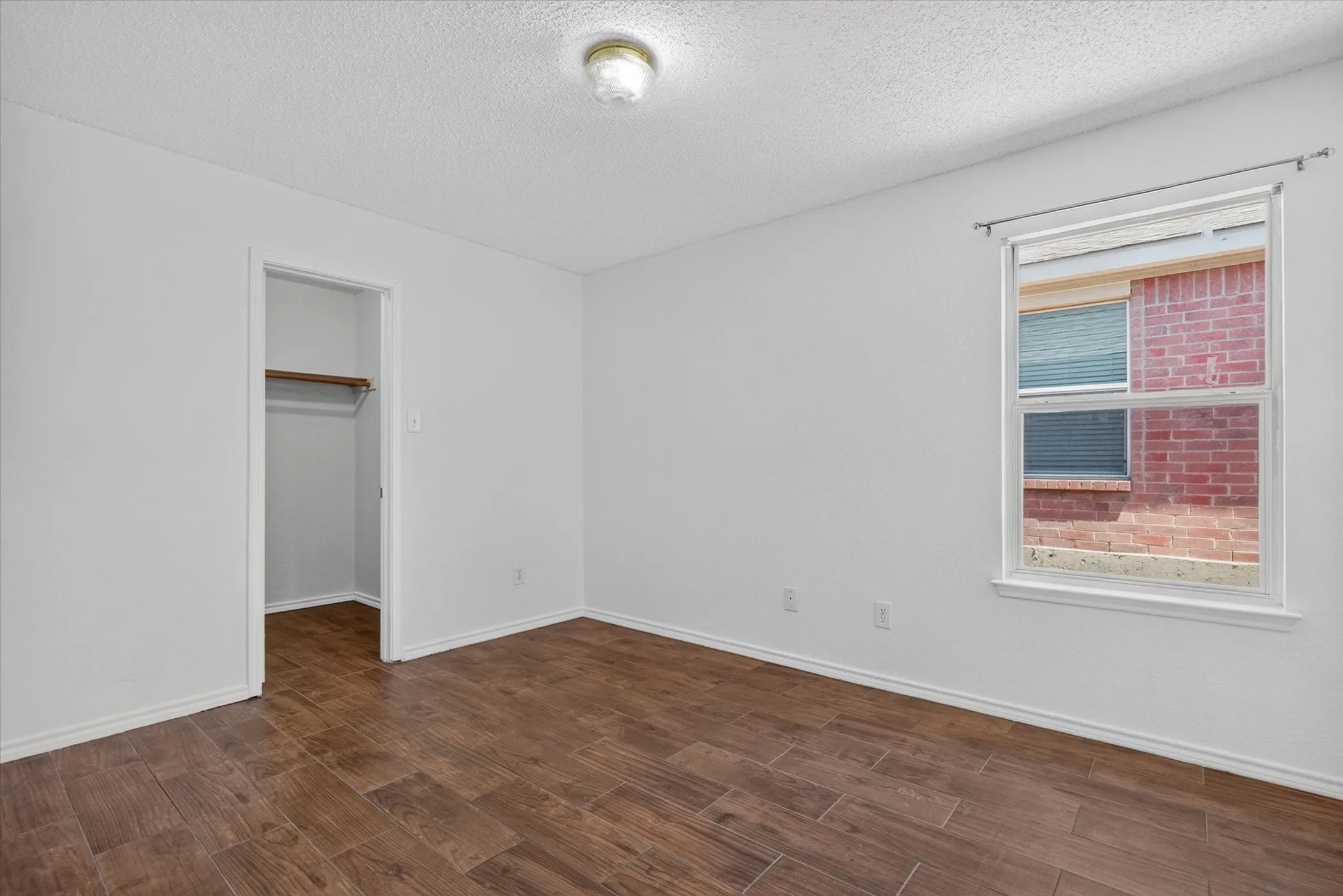 Single Family Residence For Sale in Tarrant County , 4008 Mantis Street, Fort Worth, Texas 76106, 3 Bedroom, 2 Bathroom, 2 Garage spaces, 1,578 Sqft, built in 2004, mls#21366254, Real Estate Agent in Fort Worth, Homes For Sale in Tarrant county, Homes For Sale in Fort Worth, Realtor in Fort Worth Texas, Real Estate Brokerage Independent Realty Texas, Luminita Cordes Realtor