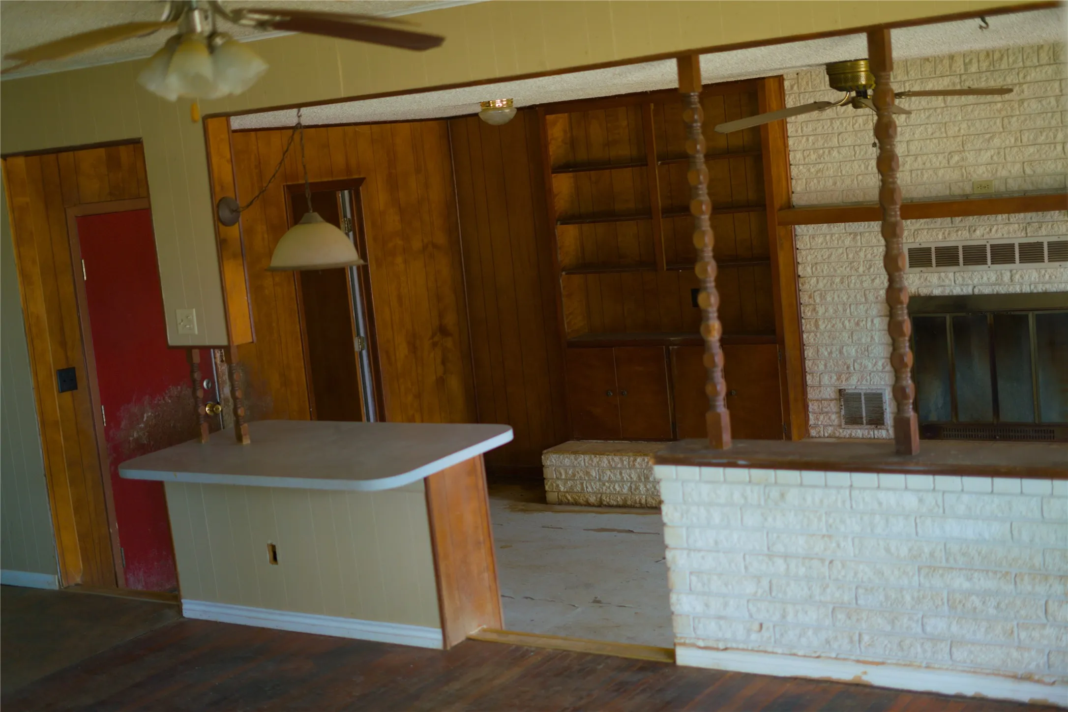 Single Family Residence For Sale in San Saba County , 2007 W Commerce Street, San Saba, Texas 76877, 2 Bedroom, 2 Bathroom, Garage spaces, 1,184 Sqft, built in 1950, mls#21366261, Real Estate Agent in San Saba, Homes For Sale in San Saba county, Homes For Sale in San Saba, Realtor in San Saba Texas, Real Estate Brokerage Independent Realty Texas, Luminita Cordes Realtor