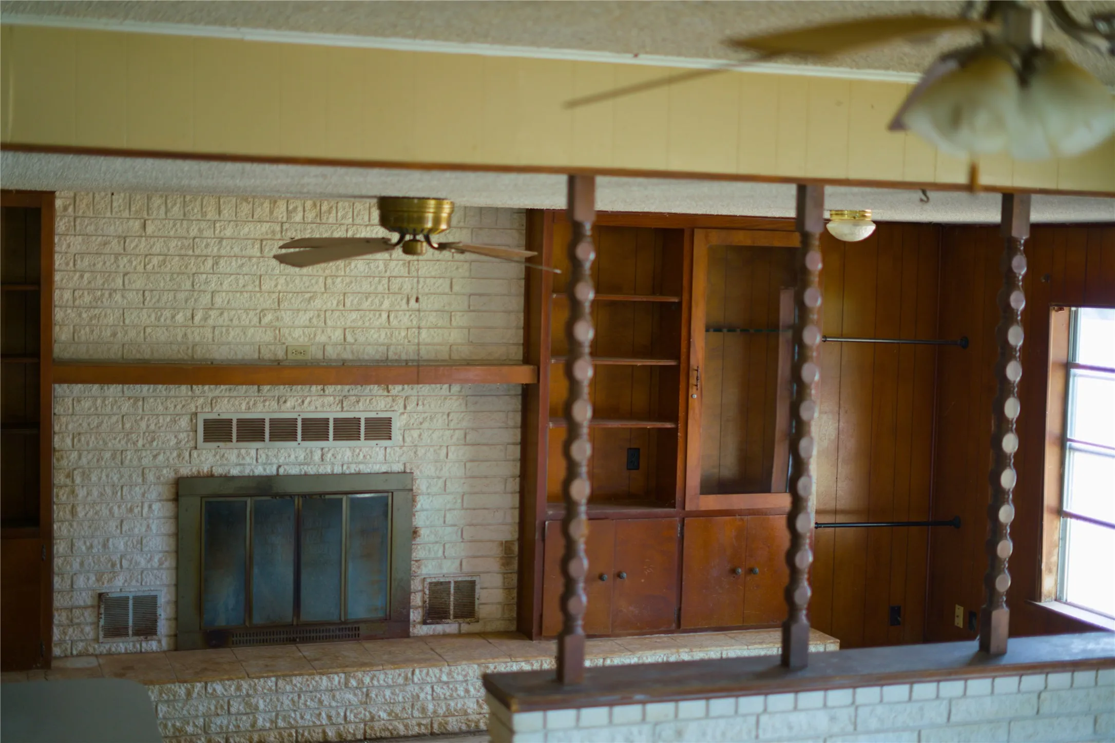Single Family Residence For Sale in San Saba County , 2007 W Commerce Street, San Saba, Texas 76877, 2 Bedroom, 2 Bathroom, Garage spaces, 1,184 Sqft, built in 1950, mls#21366261, Real Estate Agent in San Saba, Homes For Sale in San Saba county, Homes For Sale in San Saba, Realtor in San Saba Texas, Real Estate Brokerage Independent Realty Texas, Luminita Cordes Realtor