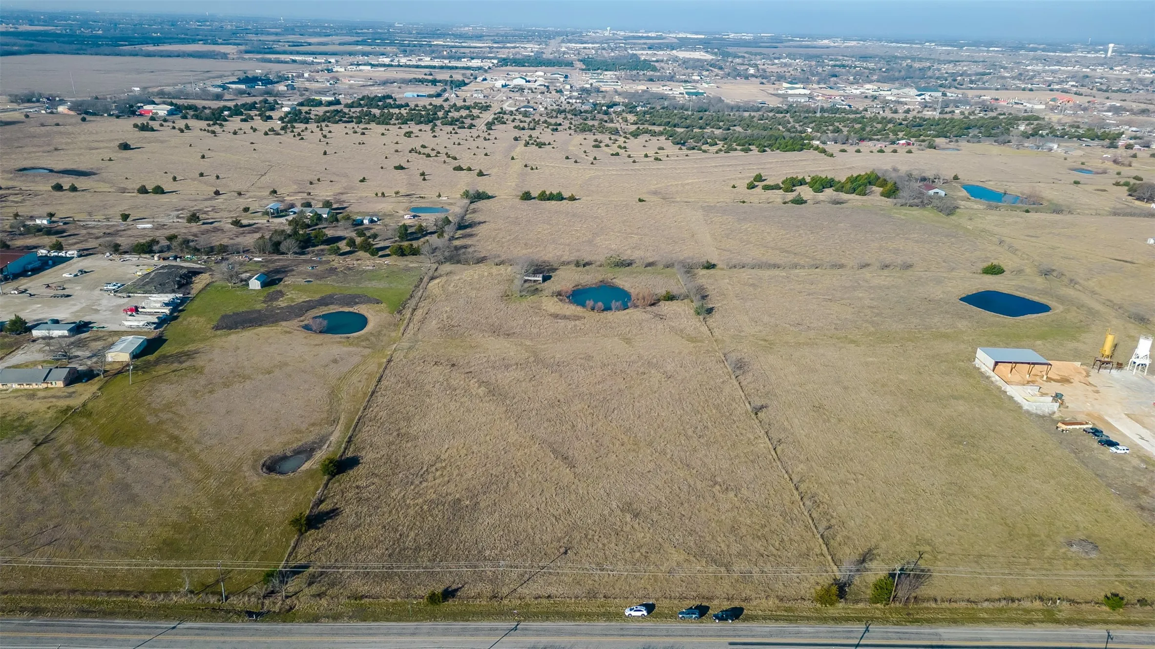 Expansive land parcel featuring a clear perimeter