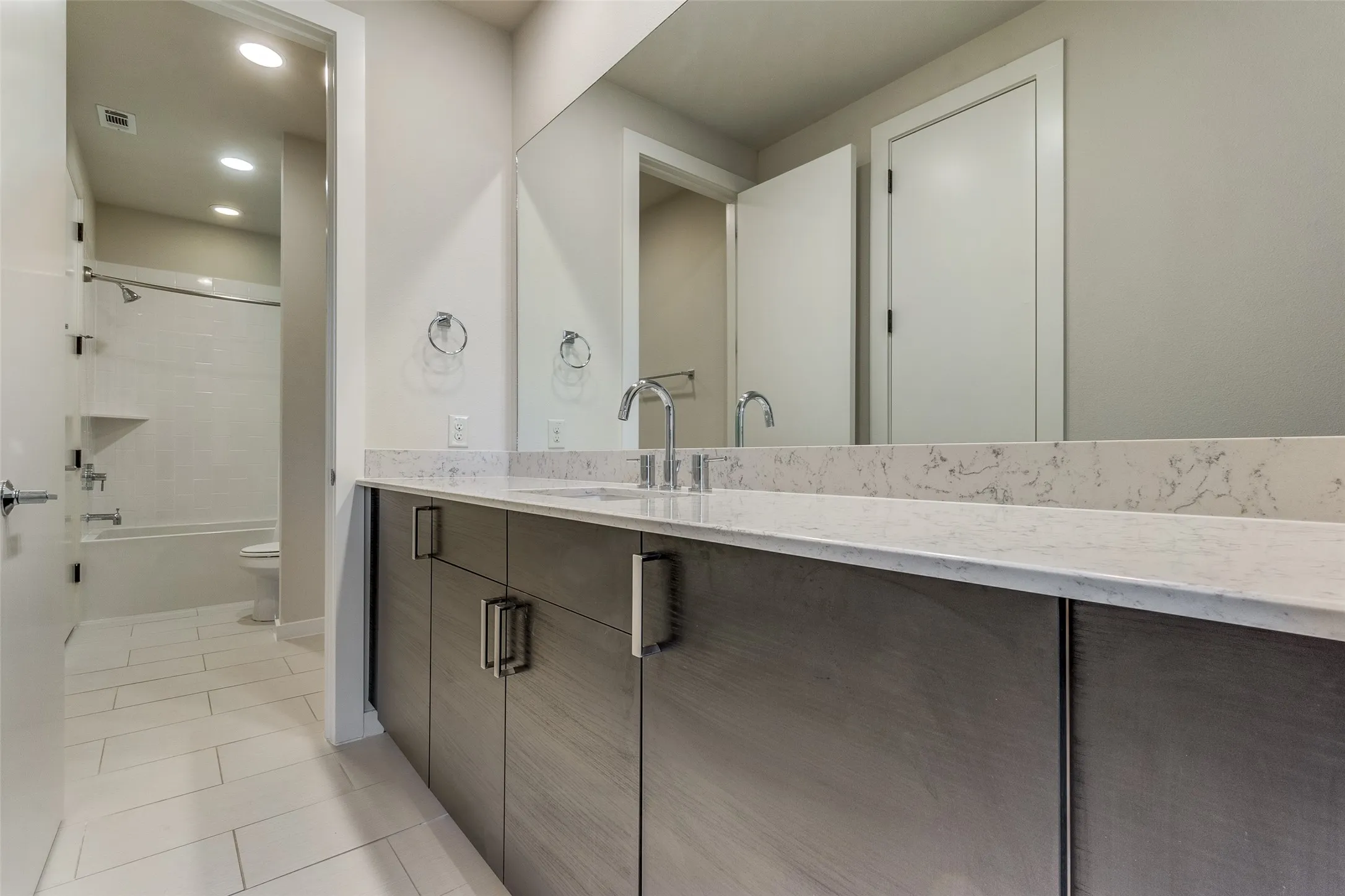 En Suite Bath