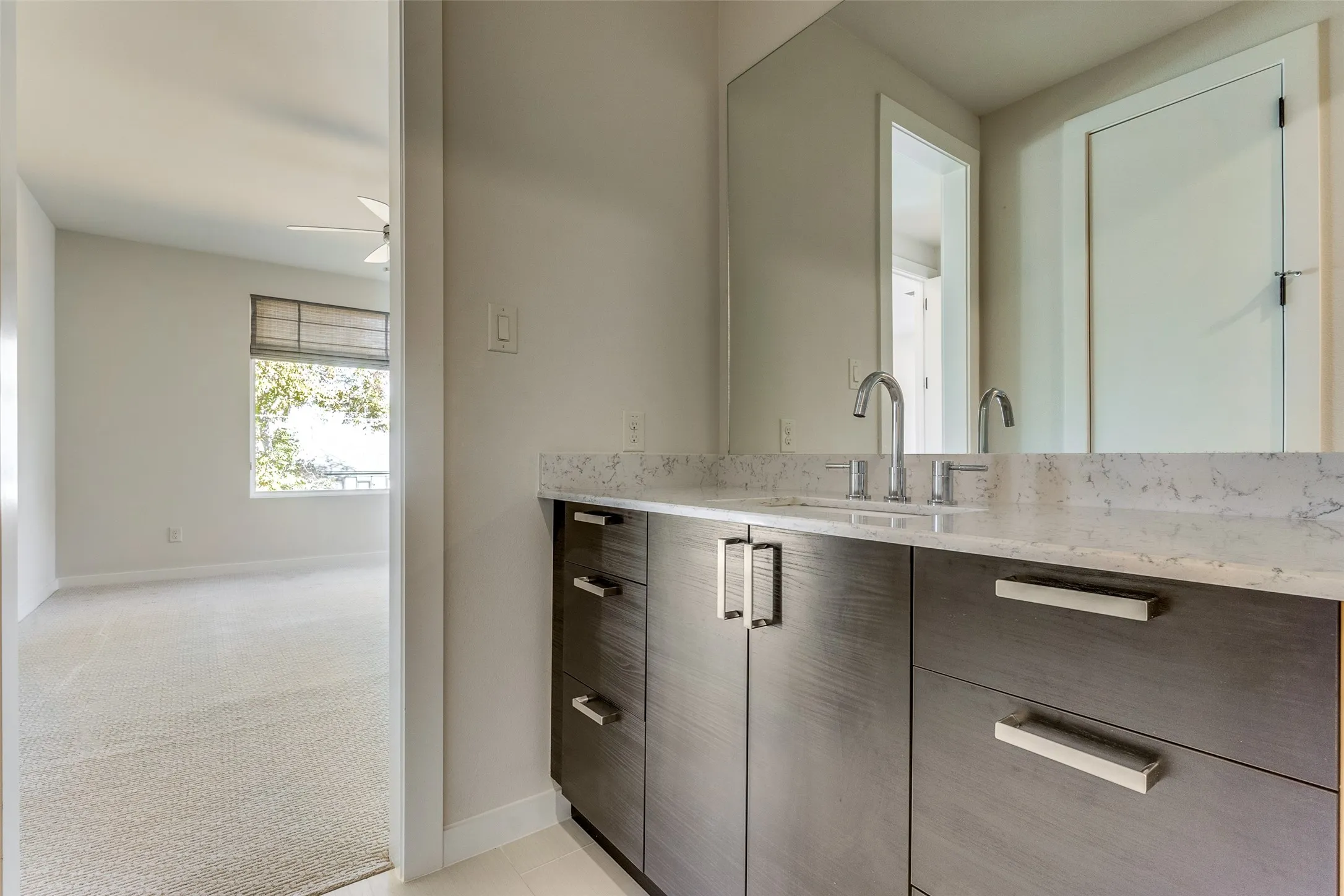 En Suite bath connects to 2 and 3 bedrooms