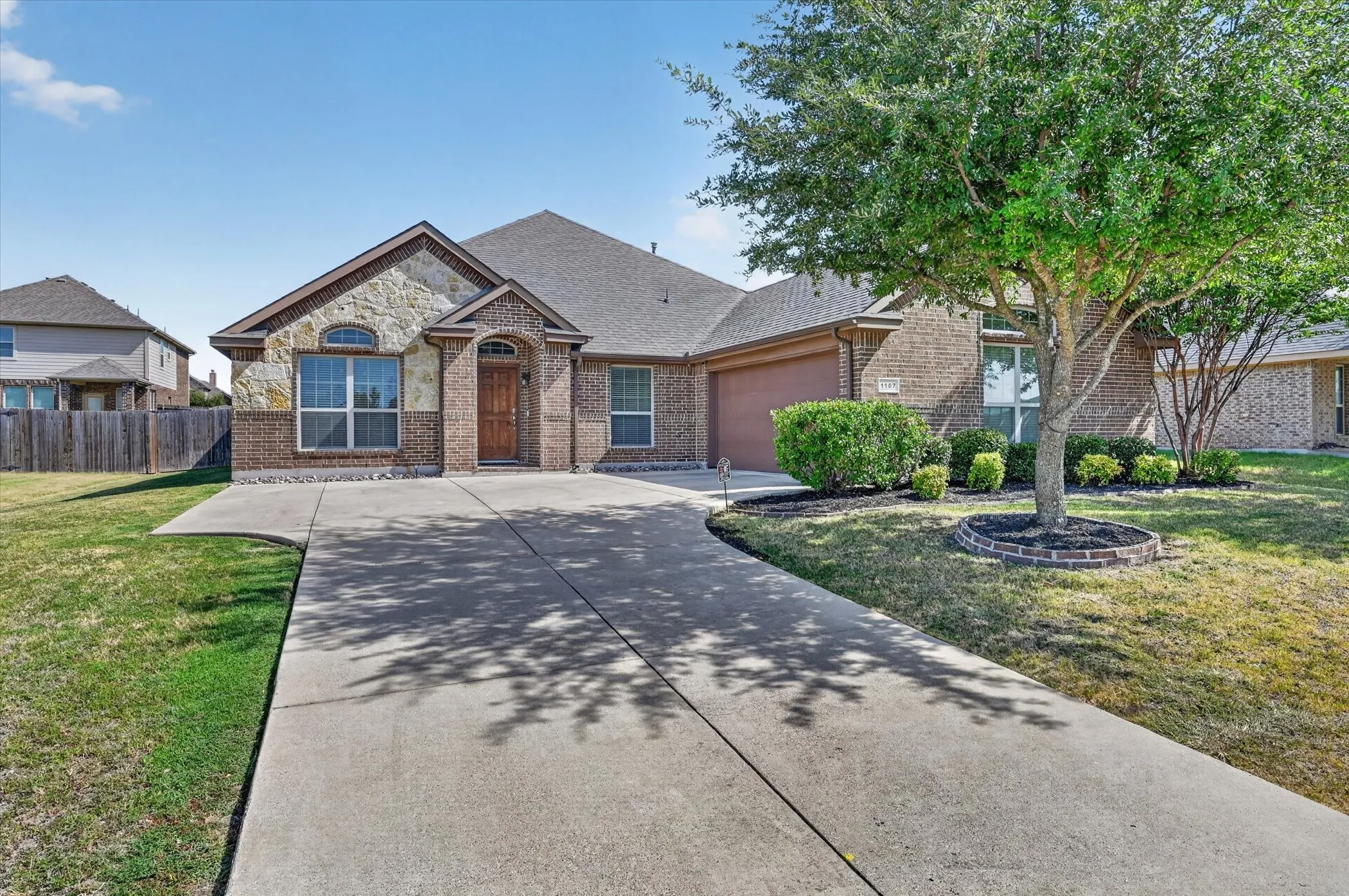 Single Family Residence For Sale in Dallas County , 1107 Fairhaven Drive, Glenn Heights, Texas 75154, 3 Bedroom, 2 Bathroom, 2 Garage spaces, 2,203 Sqft, built in 2015, mls#21366161, Real Estate Agent in Glenn Heights, Homes For Sale in Dallas county, Homes For Sale in Glenn Heights, Realtor in Glenn Heights Texas, Real Estate Brokerage Independent Realty Texas, Luminita Cordes Realtor