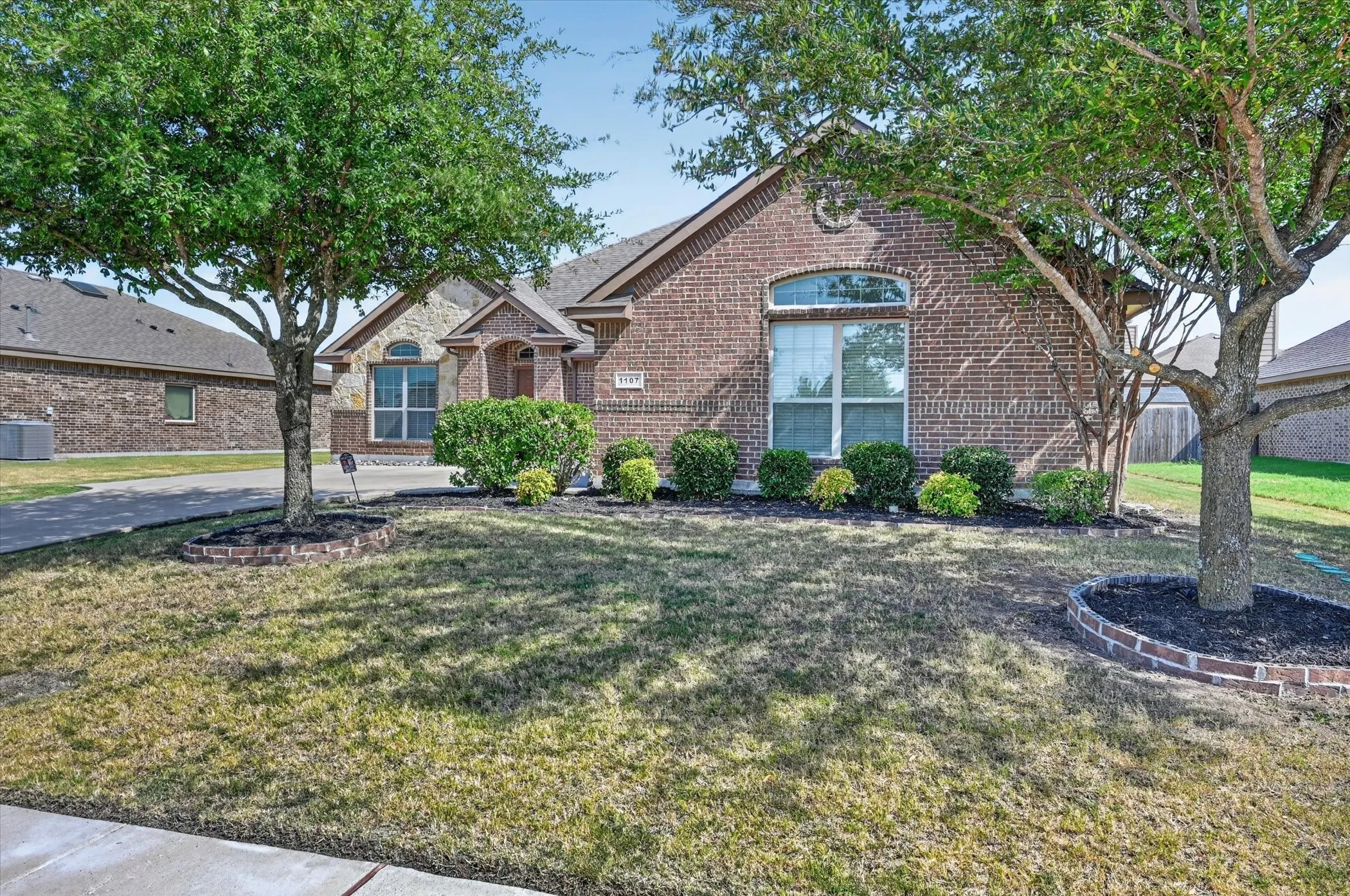 Single Family Residence For Sale in Dallas County , 1107 Fairhaven Drive, Glenn Heights, Texas 75154, 3 Bedroom, 2 Bathroom, 2 Garage spaces, 2,203 Sqft, built in 2015, mls#21366161, Real Estate Agent in Glenn Heights, Homes For Sale in Dallas county, Homes For Sale in Glenn Heights, Realtor in Glenn Heights Texas, Real Estate Brokerage Independent Realty Texas, Luminita Cordes Realtor