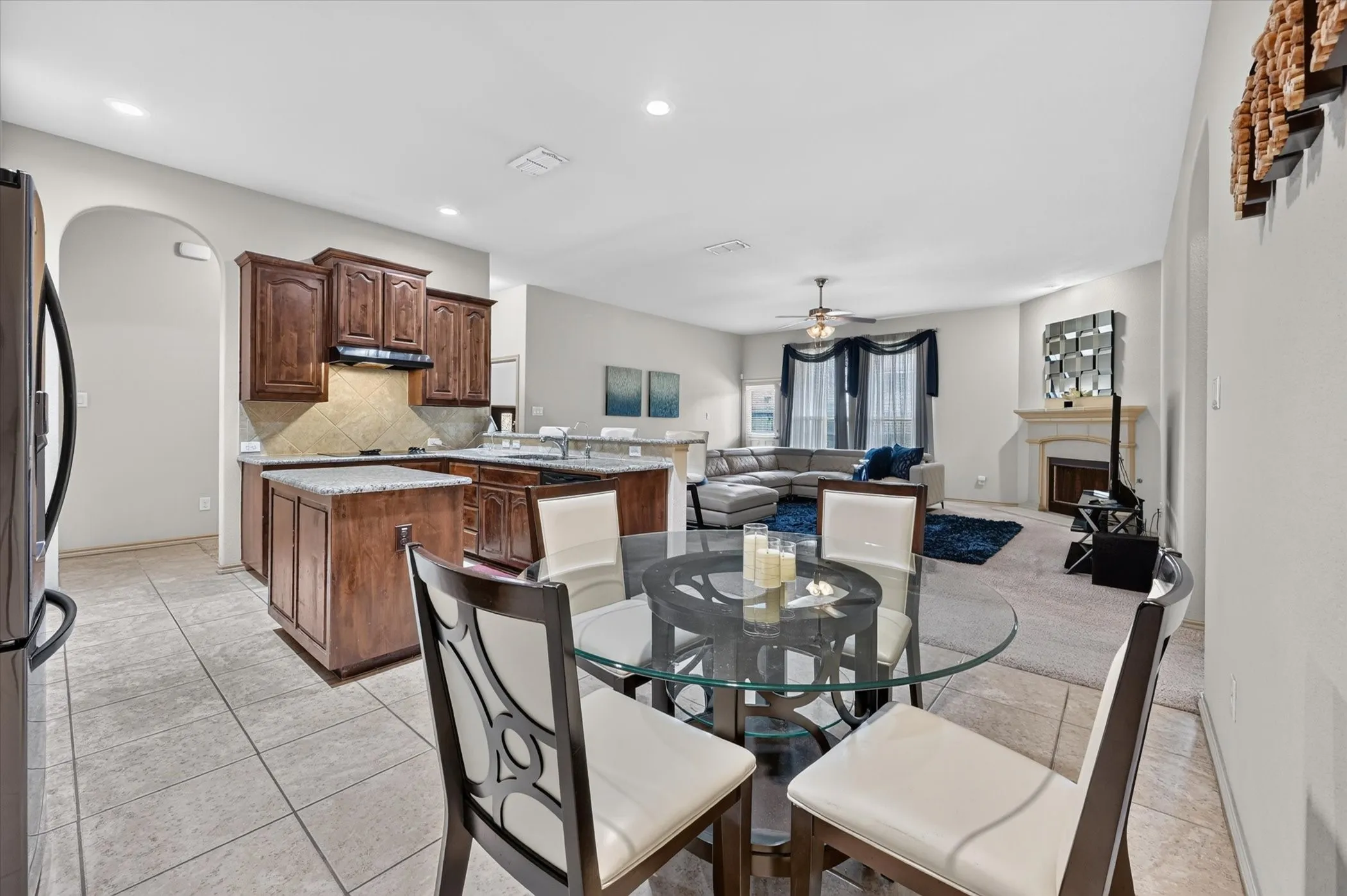 Single Family Residence For Sale in Dallas County , 1107 Fairhaven Drive, Glenn Heights, Texas 75154, 3 Bedroom, 2 Bathroom, 2 Garage spaces, 2,203 Sqft, built in 2015, mls#21366161, Real Estate Agent in Glenn Heights, Homes For Sale in Dallas county, Homes For Sale in Glenn Heights, Realtor in Glenn Heights Texas, Real Estate Brokerage Independent Realty Texas, Luminita Cordes Realtor