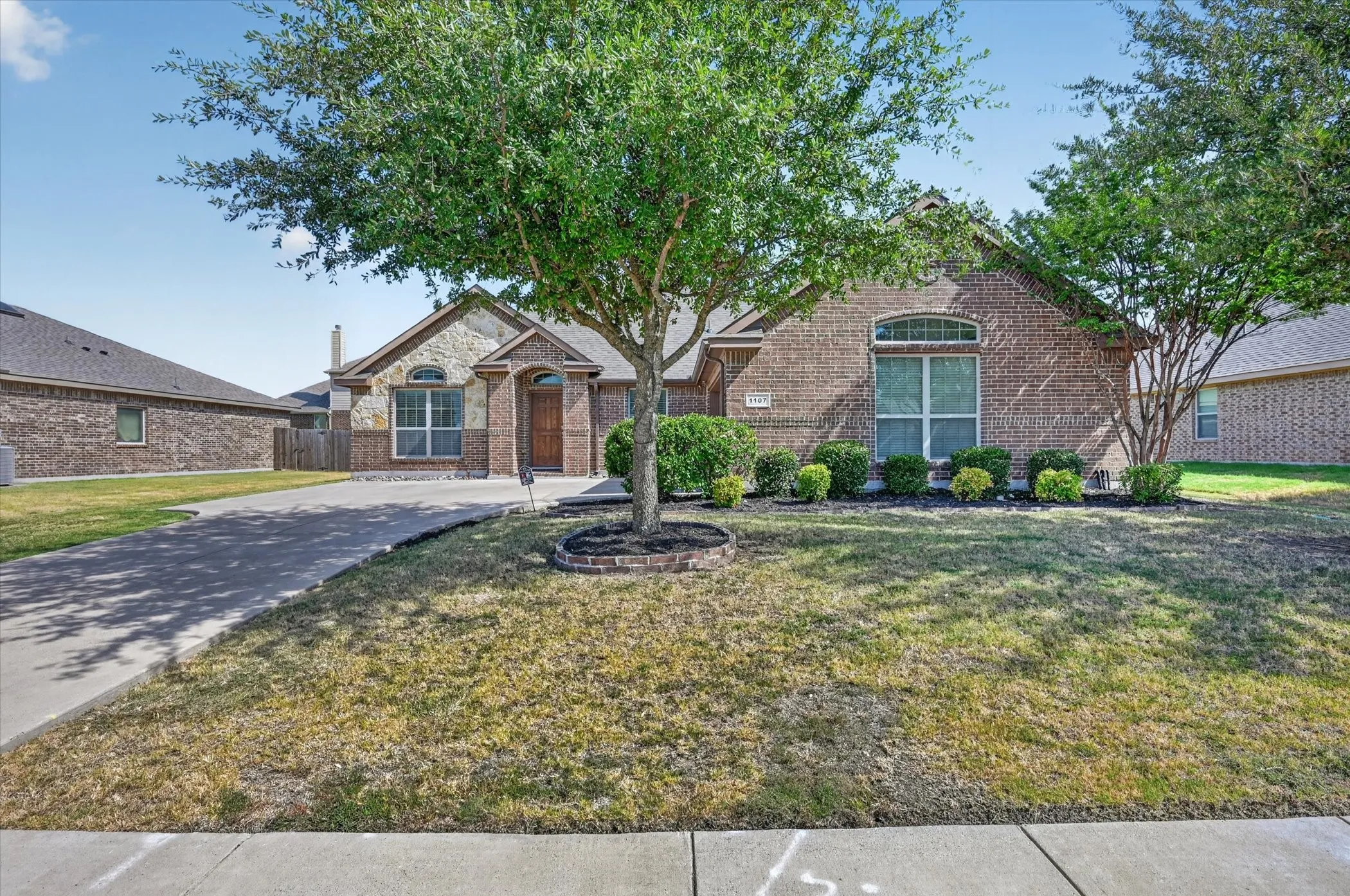 Single Family Residence For Sale in Dallas County , 1107 Fairhaven Drive, Glenn Heights, Texas 75154, 3 Bedroom, 2 Bathroom, 2 Garage spaces, 2,203 Sqft, built in 2015, mls#21366161, Real Estate Agent in Glenn Heights, Homes For Sale in Dallas county, Homes For Sale in Glenn Heights, Realtor in Glenn Heights Texas, Real Estate Brokerage Independent Realty Texas, Luminita Cordes Realtor
