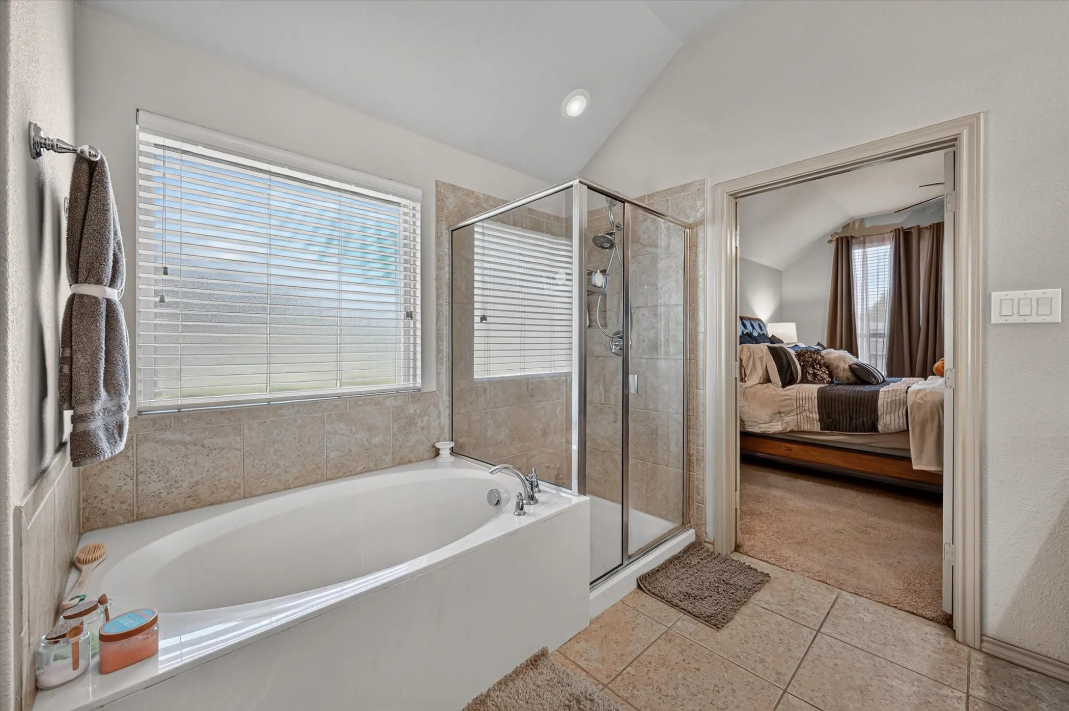 Single Family Residence For Sale in Dallas County , 1107 Fairhaven Drive, Glenn Heights, Texas 75154, 3 Bedroom, 2 Bathroom, 2 Garage spaces, 2,203 Sqft, built in 2015, mls#21366161, Real Estate Agent in Glenn Heights, Homes For Sale in Dallas county, Homes For Sale in Glenn Heights, Realtor in Glenn Heights Texas, Real Estate Brokerage Independent Realty Texas, Luminita Cordes Realtor