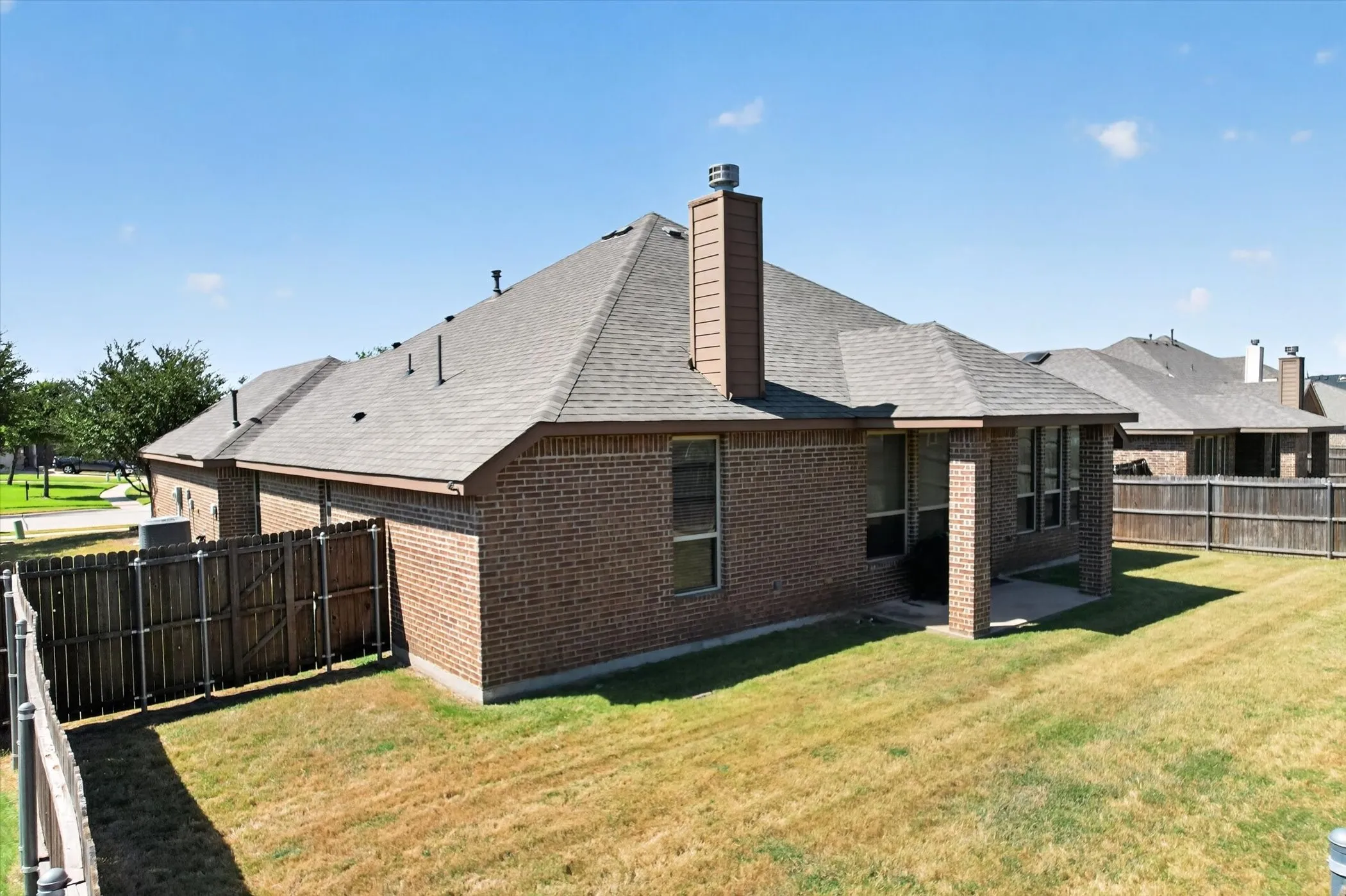 Single Family Residence For Sale in Dallas County , 1107 Fairhaven Drive, Glenn Heights, Texas 75154, 3 Bedroom, 2 Bathroom, 2 Garage spaces, 2,203 Sqft, built in 2015, mls#21366161, Real Estate Agent in Glenn Heights, Homes For Sale in Dallas county, Homes For Sale in Glenn Heights, Realtor in Glenn Heights Texas, Real Estate Brokerage Independent Realty Texas, Luminita Cordes Realtor