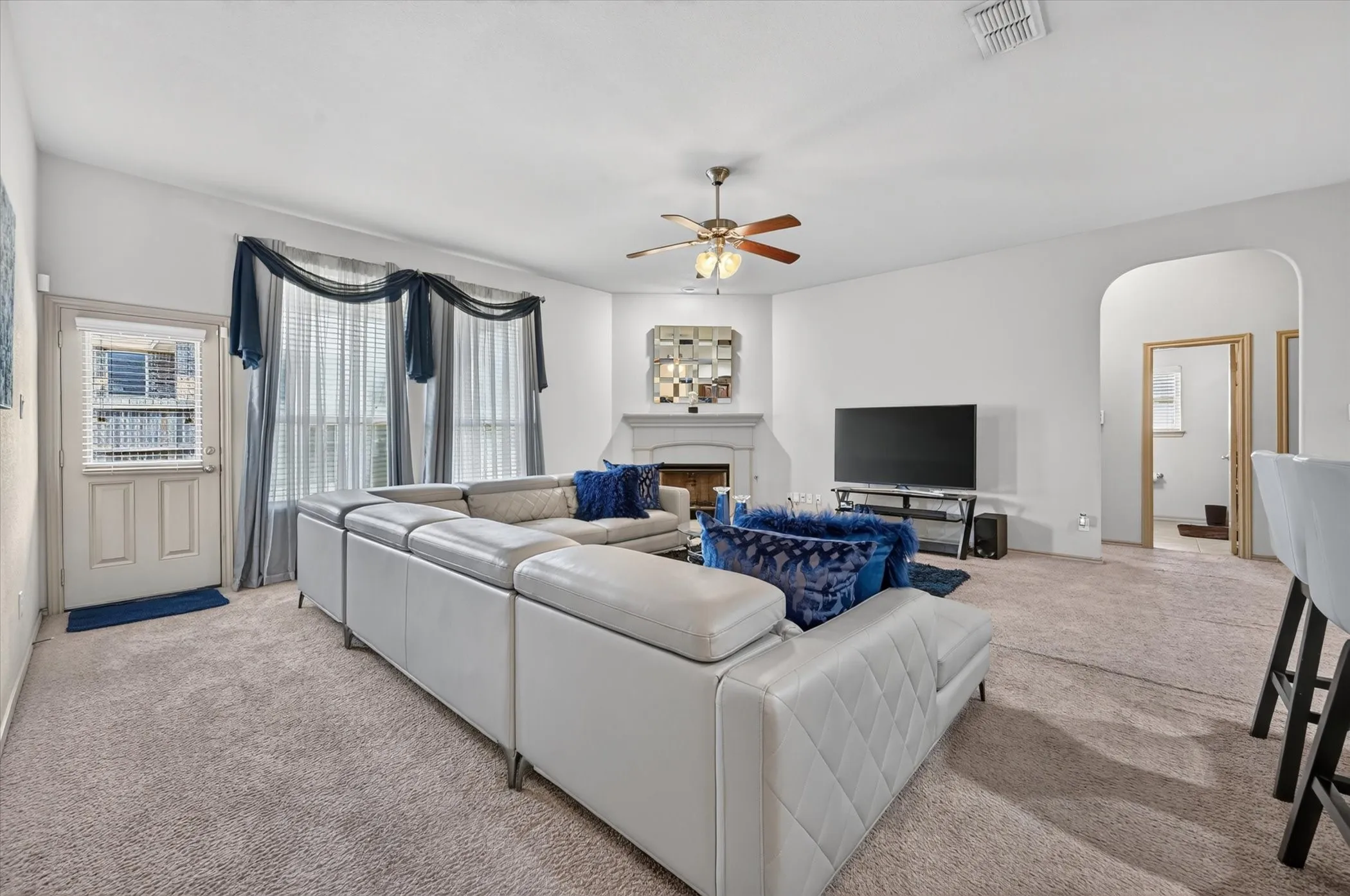 Single Family Residence For Sale in Dallas County , 1107 Fairhaven Drive, Glenn Heights, Texas 75154, 3 Bedroom, 2 Bathroom, 2 Garage spaces, 2,203 Sqft, built in 2015, mls#21366161, Real Estate Agent in Glenn Heights, Homes For Sale in Dallas county, Homes For Sale in Glenn Heights, Realtor in Glenn Heights Texas, Real Estate Brokerage Independent Realty Texas, Luminita Cordes Realtor