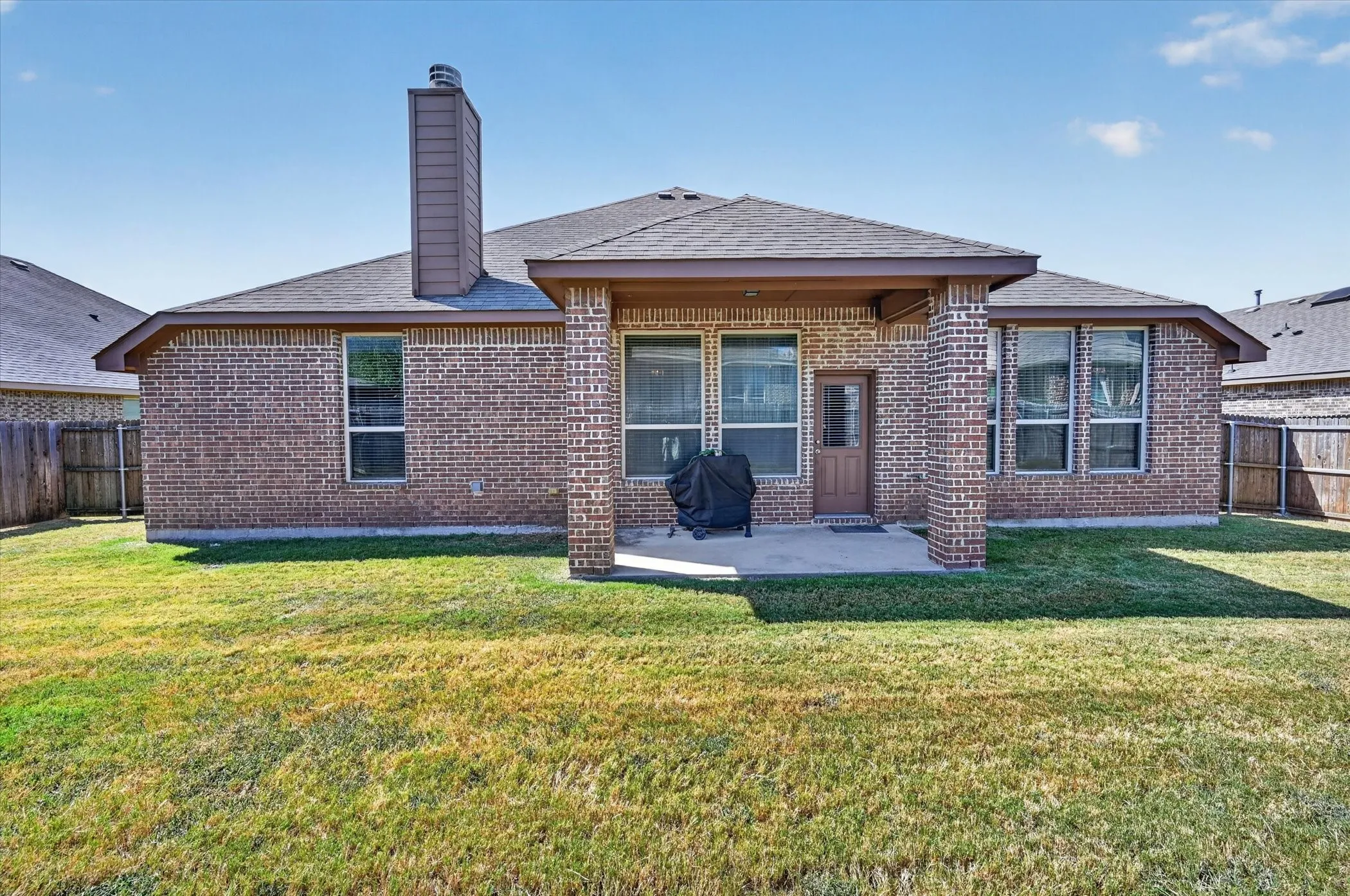 Single Family Residence For Sale in Dallas County , 1107 Fairhaven Drive, Glenn Heights, Texas 75154, 3 Bedroom, 2 Bathroom, 2 Garage spaces, 2,203 Sqft, built in 2015, mls#21366161, Real Estate Agent in Glenn Heights, Homes For Sale in Dallas county, Homes For Sale in Glenn Heights, Realtor in Glenn Heights Texas, Real Estate Brokerage Independent Realty Texas, Luminita Cordes Realtor