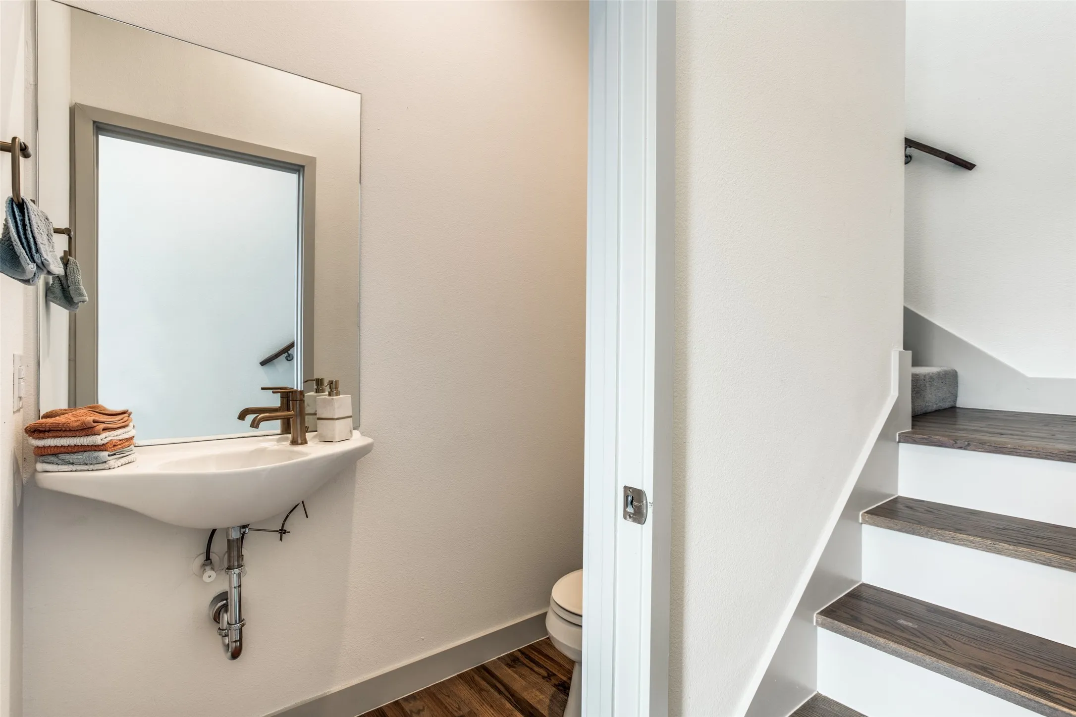 Condominium For Rent in Dallas County , 2103 Bennett Avenue 60, Dallas, Texas 75206, 2 Bedroom, 3 Bathroom, 2 Garage spaces, 1,610 Sqft, built in 2016, mls#21366073, Real Estate Agent in Dallas, Homes For Rent in Dallas county, Homes For Rent in Dallas, Realtor in Dallas Texas, Real Estate Brokerage Independent Realty Texas, Luminita Cordes Realtor