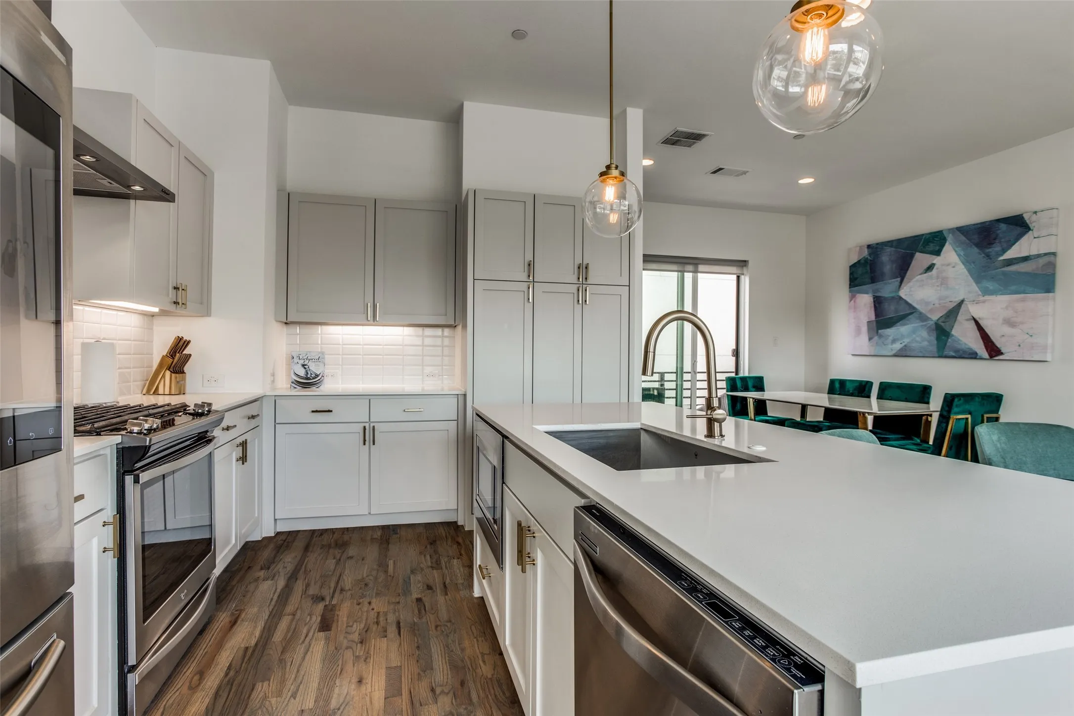 Condominium For Rent in Dallas County , 2103 Bennett Avenue 60, Dallas, Texas 75206, 2 Bedroom, 3 Bathroom, 2 Garage spaces, 1,610 Sqft, built in 2016, mls#21366073, Real Estate Agent in Dallas, Homes For Rent in Dallas county, Homes For Rent in Dallas, Realtor in Dallas Texas, Real Estate Brokerage Independent Realty Texas, Luminita Cordes Realtor
