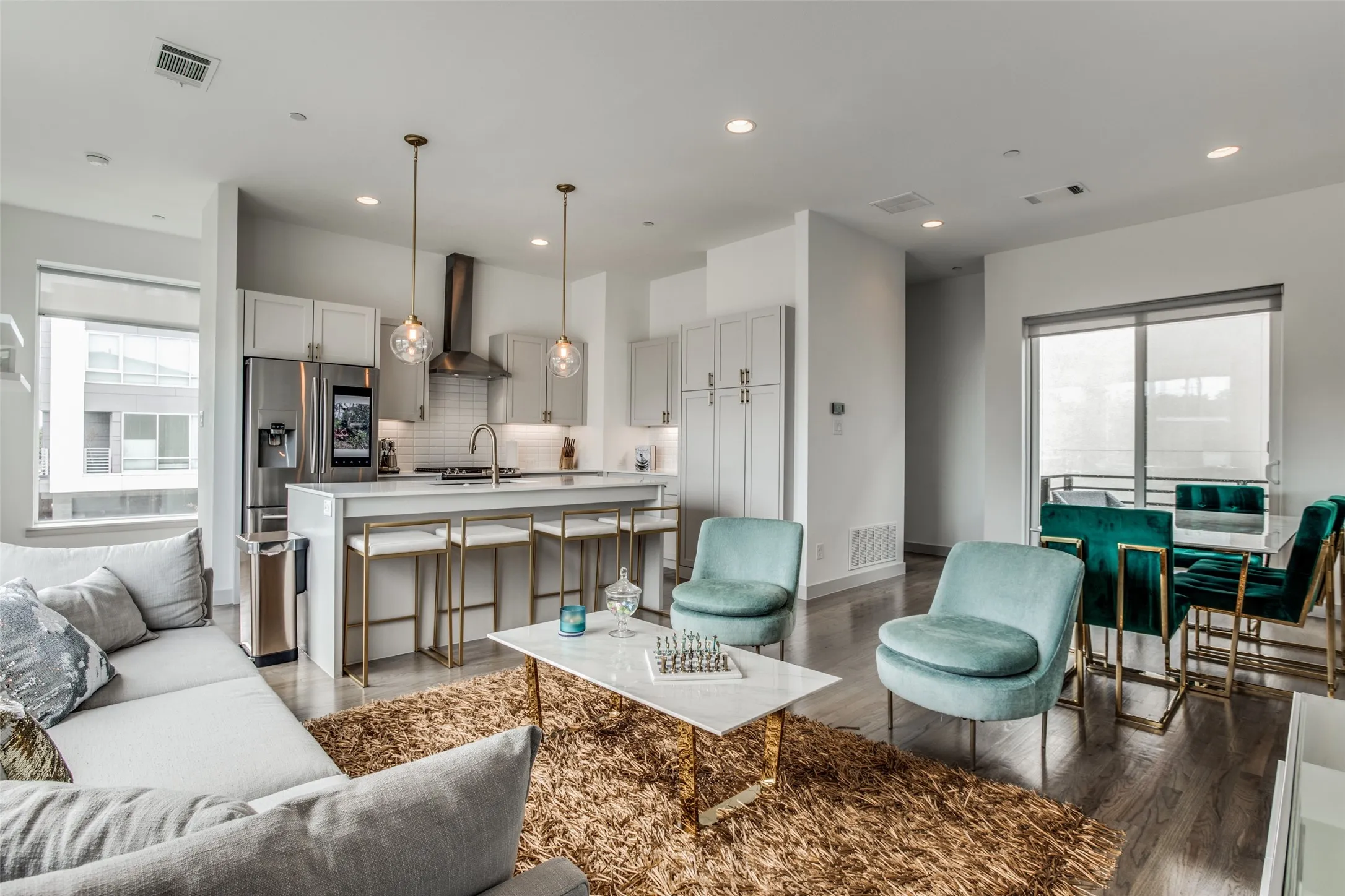 Condominium For Rent in Dallas County , 2103 Bennett Avenue 60, Dallas, Texas 75206, 2 Bedroom, 3 Bathroom, 2 Garage spaces, 1,610 Sqft, built in 2016, mls#21366073, Real Estate Agent in Dallas, Homes For Rent in Dallas county, Homes For Rent in Dallas, Realtor in Dallas Texas, Real Estate Brokerage Independent Realty Texas, Luminita Cordes Realtor