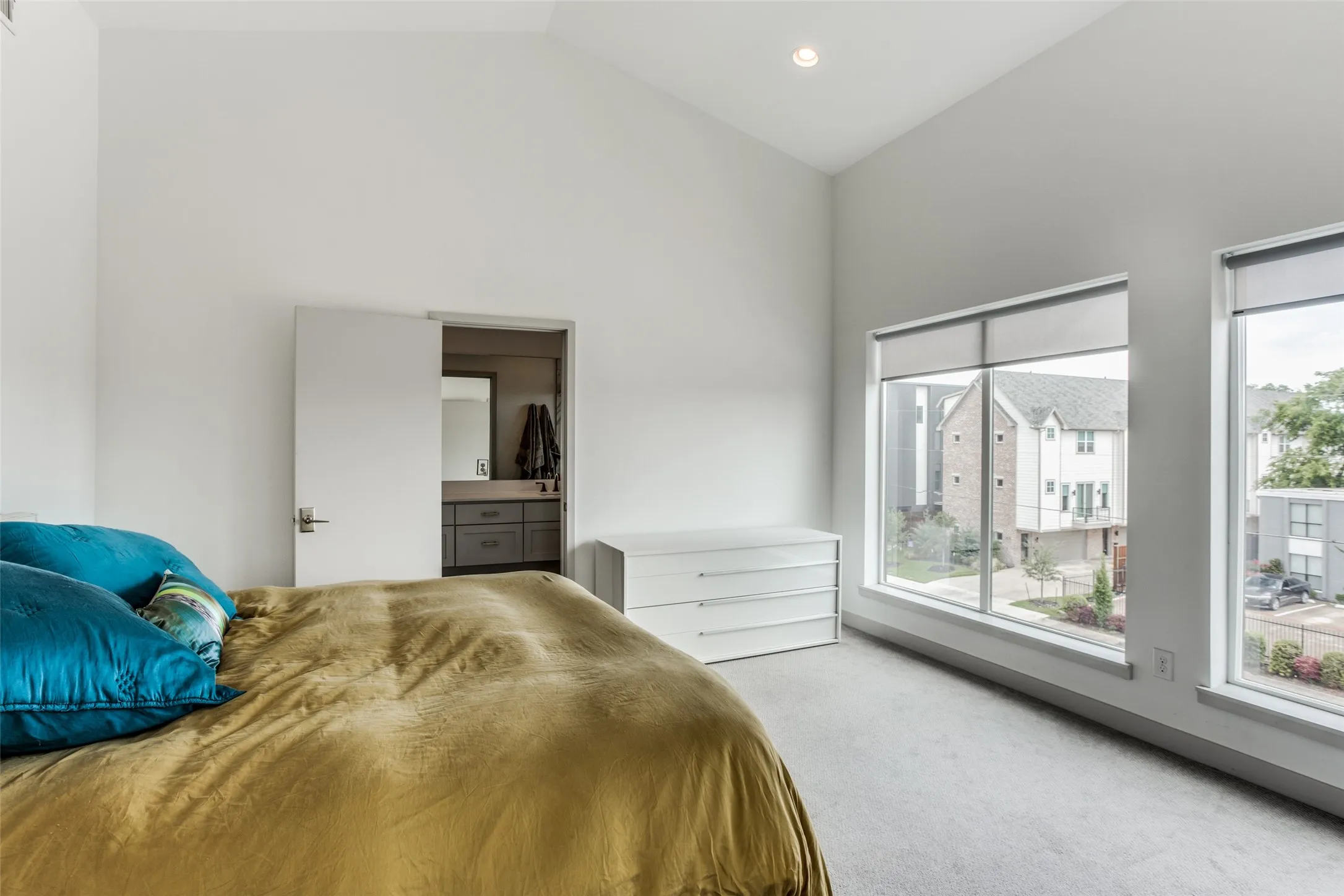 Condominium For Rent in Dallas County , 2103 Bennett Avenue 60, Dallas, Texas 75206, 2 Bedroom, 3 Bathroom, 2 Garage spaces, 1,610 Sqft, built in 2016, mls#21366073, Real Estate Agent in Dallas, Homes For Rent in Dallas county, Homes For Rent in Dallas, Realtor in Dallas Texas, Real Estate Brokerage Independent Realty Texas, Luminita Cordes Realtor
