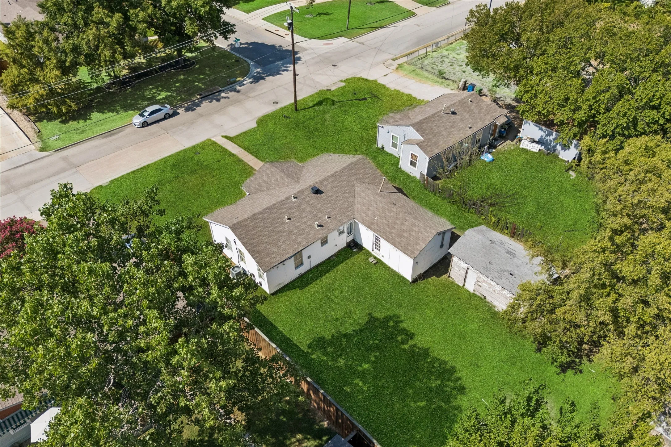 Single Family Residence For Sale in Tarrant County , 809 E Wall Street, Grapevine, Texas 76051, 3 Bedroom, 2 Bathroom, Garage spaces, 1,068 Sqft, built in 1960, Price $528,000, mls#21366238, Real Estate Agent in Grapevine, Homes For Sale in Tarrant county, Homes For Sale in Grapevine, Realtor in Grapevine Texas, Real Estate Brokerage Independent Realty Texas, Luminita Cordes Realtor