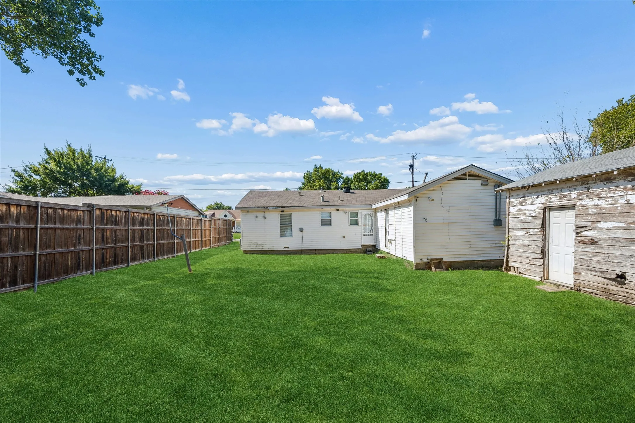 Single Family Residence For Sale in Tarrant County , 809 E Wall Street, Grapevine, Texas 76051, 3 Bedroom, 2 Bathroom, Garage spaces, 1,068 Sqft, built in 1960, Price $528,000, mls#21366238, Real Estate Agent in Grapevine, Homes For Sale in Tarrant county, Homes For Sale in Grapevine, Realtor in Grapevine Texas, Real Estate Brokerage Independent Realty Texas, Luminita Cordes Realtor
