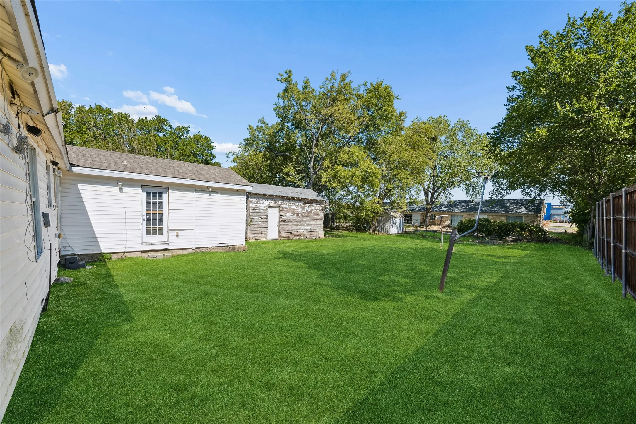 Single Family Residence For Sale in Tarrant County , 809 E Wall Street, Grapevine, Texas 76051, 3 Bedroom, 2 Bathroom, Garage spaces, 1,068 Sqft, built in 1960, Price $528,000, mls#21366238, Real Estate Agent in Grapevine, Homes For Sale in Tarrant county, Homes For Sale in Grapevine, Realtor in Grapevine Texas, Real Estate Brokerage Independent Realty Texas, Luminita Cordes Realtor