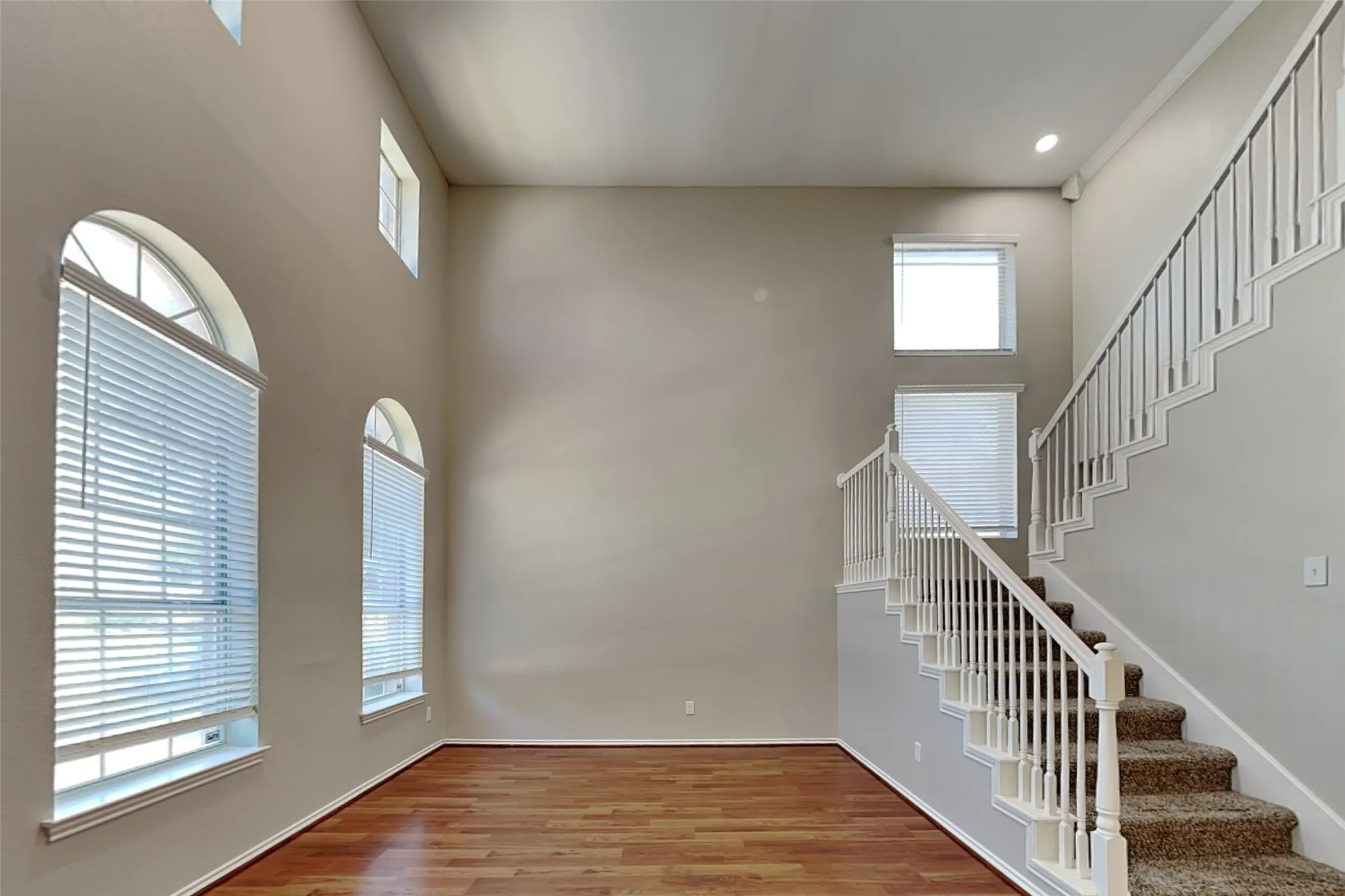 Single Family Residence For Rent in Denton County , 1700 Big Bend Drive, Lewisville, Texas 75077, 4 Bedroom, 3 Bathroom, 2 Garage spaces, 2,892 Sqft, built in 1996, mls#21366264, Real Estate Agent in Lewisville, Homes For Rent in Denton county, Homes For Rent in Lewisville, Realtor in Lewisville Texas, Real Estate Brokerage Independent Realty Texas, Luminita Cordes Realtor