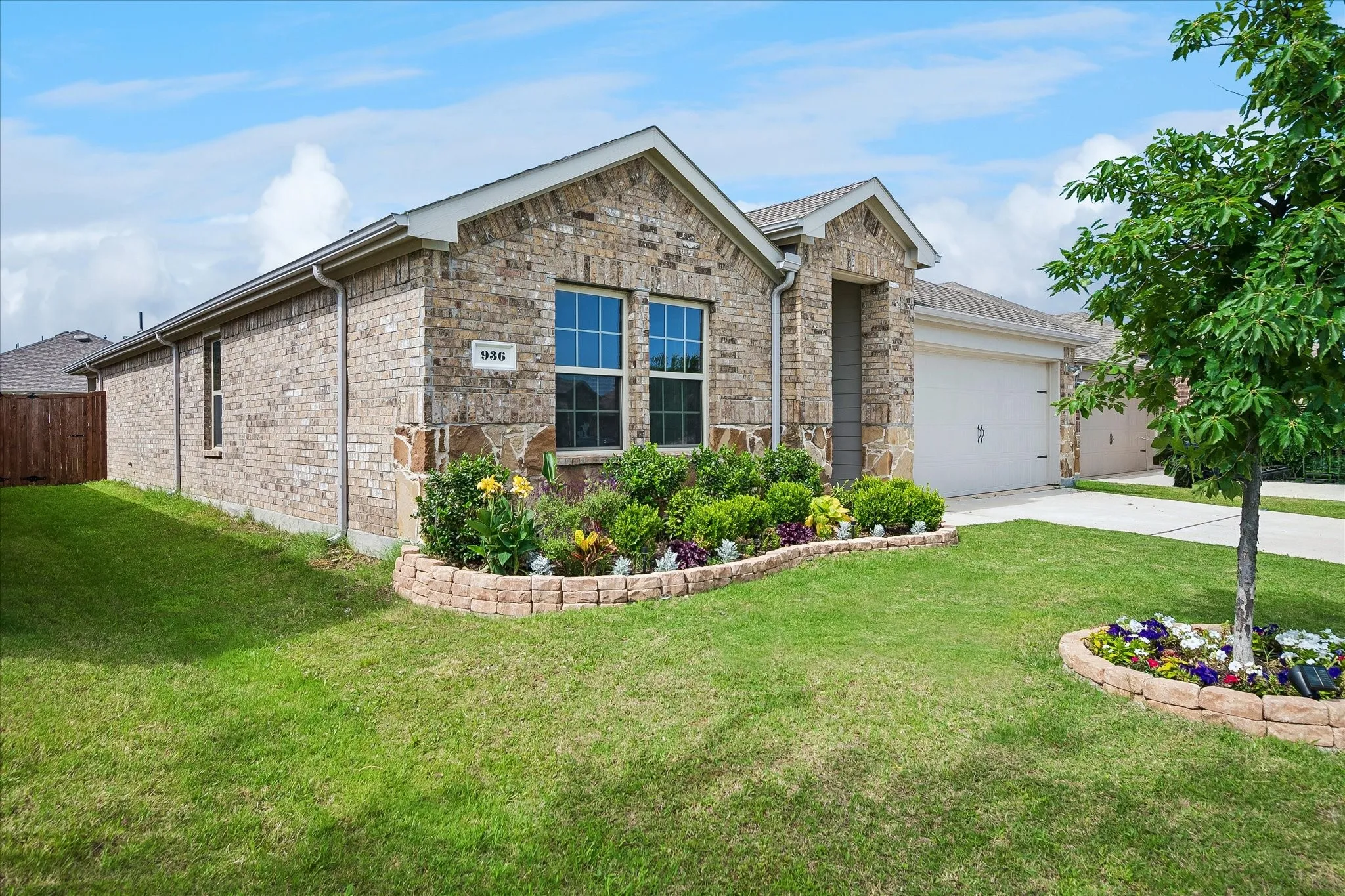Single Family Residence For Rent in Denton County , 936 Glover Drive, Aubrey, Texas 76227, 4 Bedroom, 2 Bathroom, 2 Garage spaces, 1,836 Sqft, built in 2021, mls#21366273, Real Estate Agent in Aubrey, Homes For Rent in Denton county, Homes For Rent in Aubrey, Realtor in Aubrey Texas, Real Estate Brokerage Independent Realty Texas, Luminita Cordes Realtor