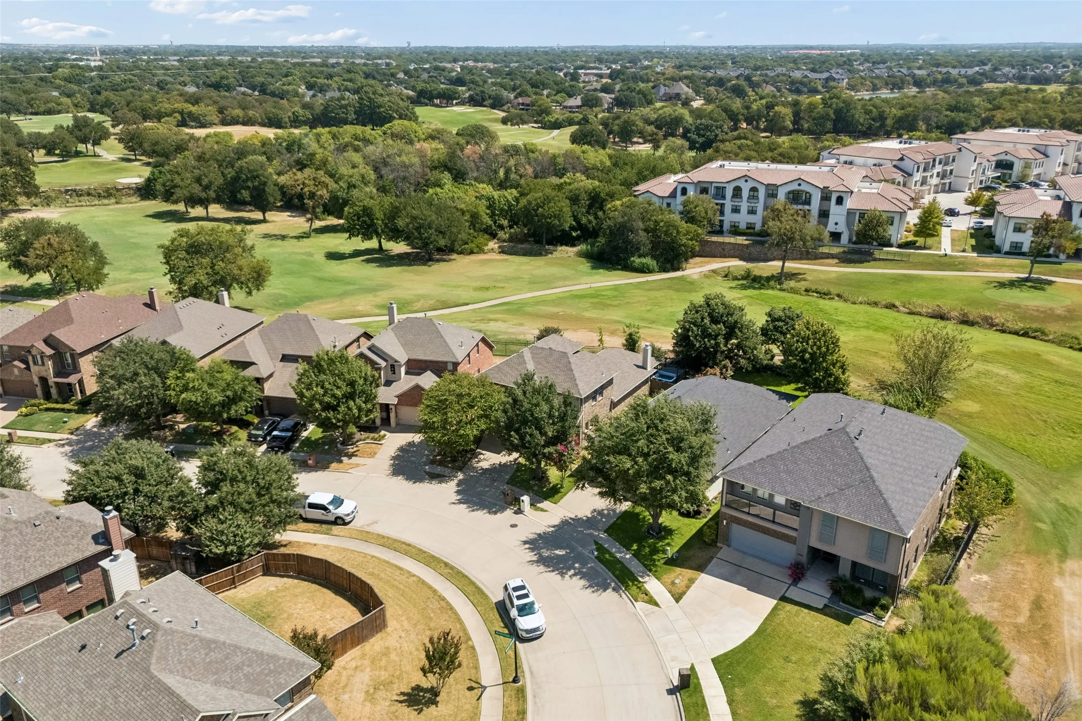 Single Family Residence For Sale in Tarrant County , 3937 Weatherstone Drive, Fort Worth, Texas 76137, 4 Bedroom, 3 Bathroom, 2 Garage spaces, 2,402 Sqft, built in 2011, mls#21363370, Real Estate Agent in Fort Worth, Homes For Sale in Tarrant county, Homes For Sale in Fort Worth, Realtor in Fort Worth Texas, Real Estate Brokerage Independent Realty Texas, Luminita Cordes Realtor