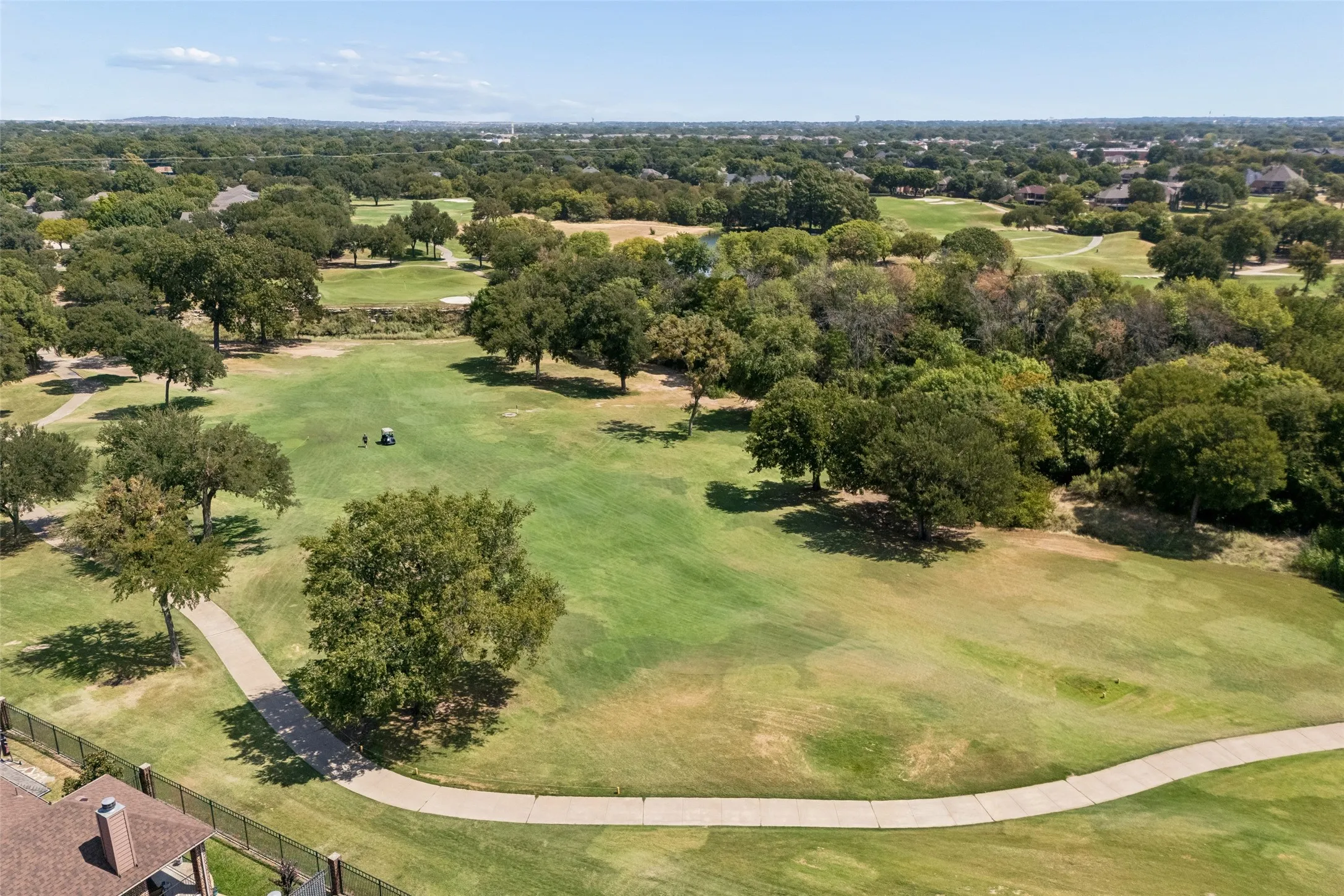 Single Family Residence For Sale in Tarrant County , 3937 Weatherstone Drive, Fort Worth, Texas 76137, 4 Bedroom, 3 Bathroom, 2 Garage spaces, 2,402 Sqft, built in 2011, mls#21363370, Real Estate Agent in Fort Worth, Homes For Sale in Tarrant county, Homes For Sale in Fort Worth, Realtor in Fort Worth Texas, Real Estate Brokerage Independent Realty Texas, Luminita Cordes Realtor