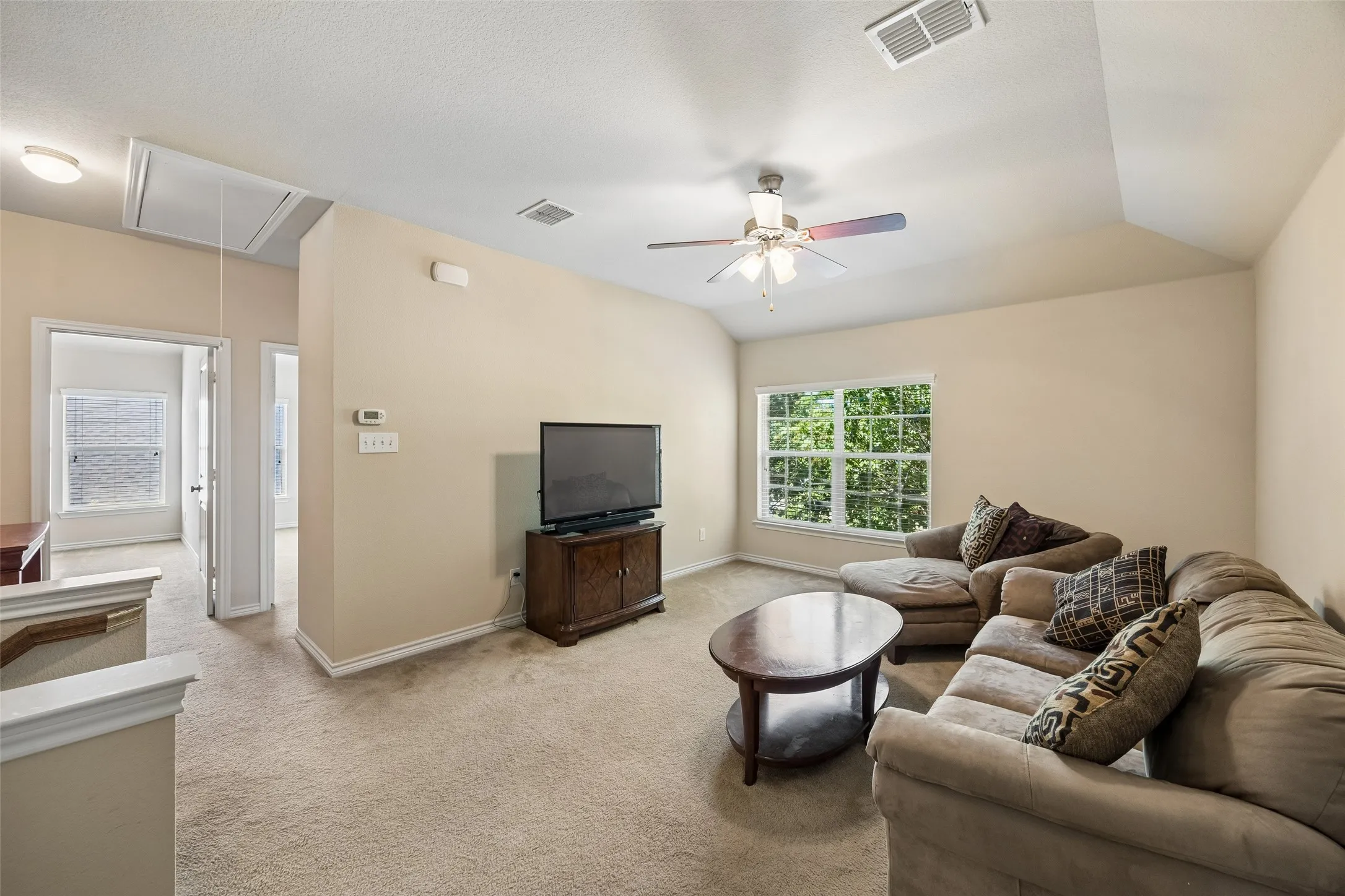 Single Family Residence For Sale in Tarrant County , 3937 Weatherstone Drive, Fort Worth, Texas 76137, 4 Bedroom, 3 Bathroom, 2 Garage spaces, 2,402 Sqft, built in 2011, mls#21363370, Real Estate Agent in Fort Worth, Homes For Sale in Tarrant county, Homes For Sale in Fort Worth, Realtor in Fort Worth Texas, Real Estate Brokerage Independent Realty Texas, Luminita Cordes Realtor