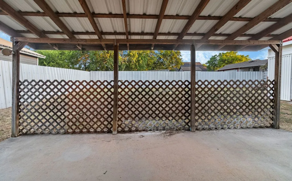 Single Family Residence For Rent in Tarrant County , 8615 Ronnie Street, White Settlement, Texas 76108, 3 Bedroom, 3 Bathroom, 2 Garage spaces, 2,176 Sqft, built in 1986, mls#21366221, Real Estate Agent in White Settlement, Homes For Rent in Tarrant county, Homes For Rent in White Settlement, Realtor in White Settlement Texas, Real Estate Brokerage Independent Realty Texas, Luminita Cordes Realtor