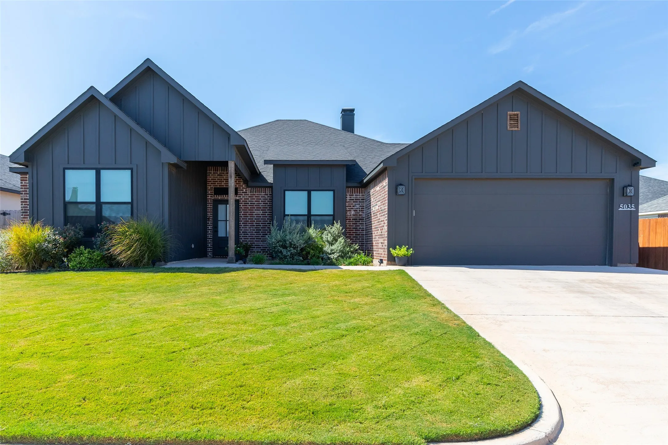 Single Family Residence For Sale in Taylor County , 5035 Cranbrook Drive, Abilene, Texas 79606, 4 Bedroom, 3 Bathroom, 2 Garage spaces, 2,600 Sqft, built in 2024, mls#21365848, Real Estate Agent in Abilene, Homes For Sale in Taylor county, Homes For Sale in Abilene, Realtor in Abilene Texas, Real Estate Brokerage Independent Realty Texas, Luminita Cordes Realtor