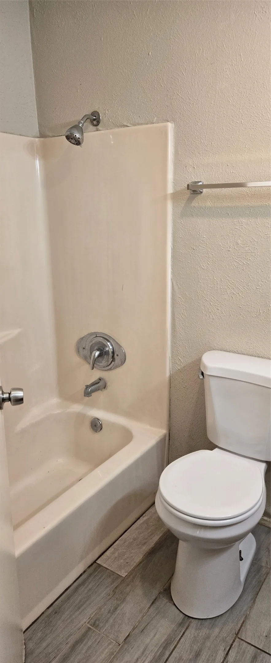Condominium For Rent in Dallas County , 9696 Walnut Street 1605, Dallas, Texas 75243, 1 Bedroom, 2 Bathroom, Garage spaces, 903 Sqft, built in 1981, mls#21366285, Real Estate Agent in Dallas, Homes For Rent in Dallas county, Homes For Rent in Dallas, Realtor in Dallas Texas, Real Estate Brokerage Independent Realty Texas, Luminita Cordes Realtor
