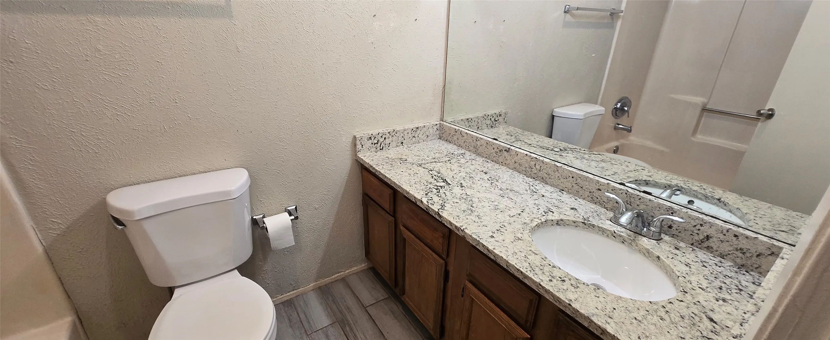 Condominium For Rent in Dallas County , 9696 Walnut Street 1605, Dallas, Texas 75243, 1 Bedroom, 2 Bathroom, Garage spaces, 903 Sqft, built in 1981, mls#21366285, Real Estate Agent in Dallas, Homes For Rent in Dallas county, Homes For Rent in Dallas, Realtor in Dallas Texas, Real Estate Brokerage Independent Realty Texas, Luminita Cordes Realtor
