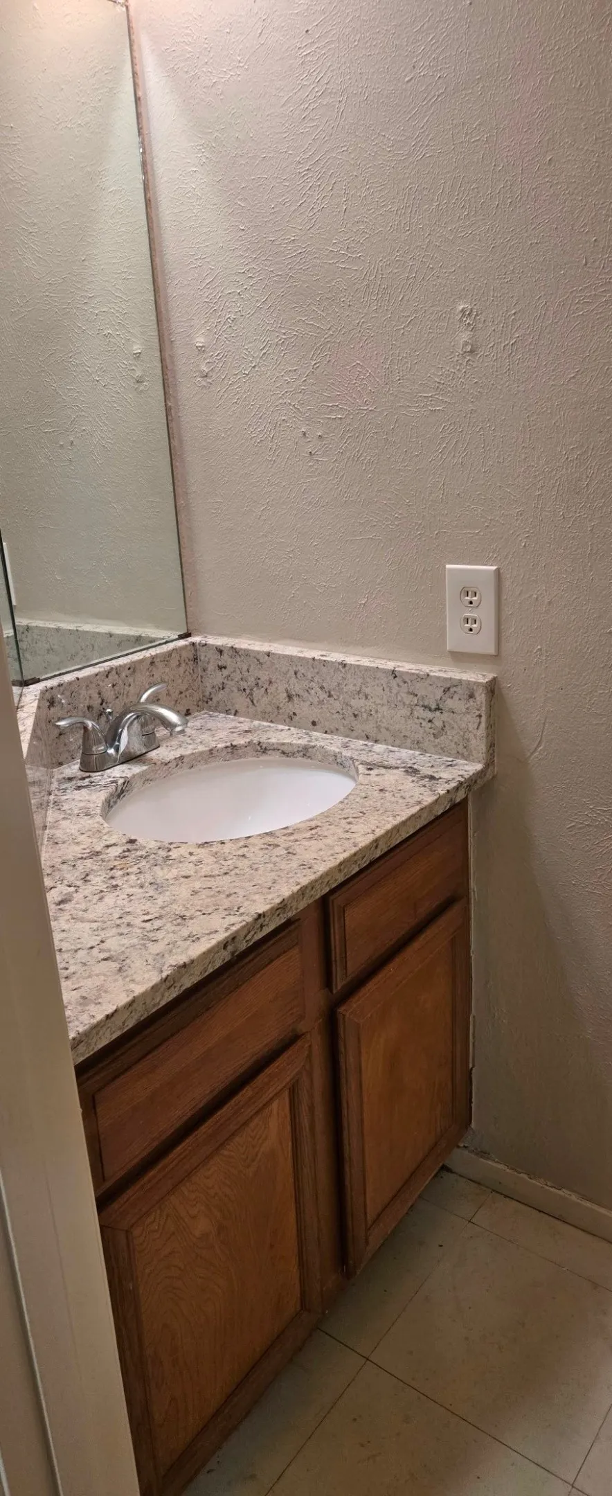 Condominium For Rent in Dallas County , 9696 Walnut Street 1605, Dallas, Texas 75243, 1 Bedroom, 2 Bathroom, Garage spaces, 903 Sqft, built in 1981, mls#21366285, Real Estate Agent in Dallas, Homes For Rent in Dallas county, Homes For Rent in Dallas, Realtor in Dallas Texas, Real Estate Brokerage Independent Realty Texas, Luminita Cordes Realtor