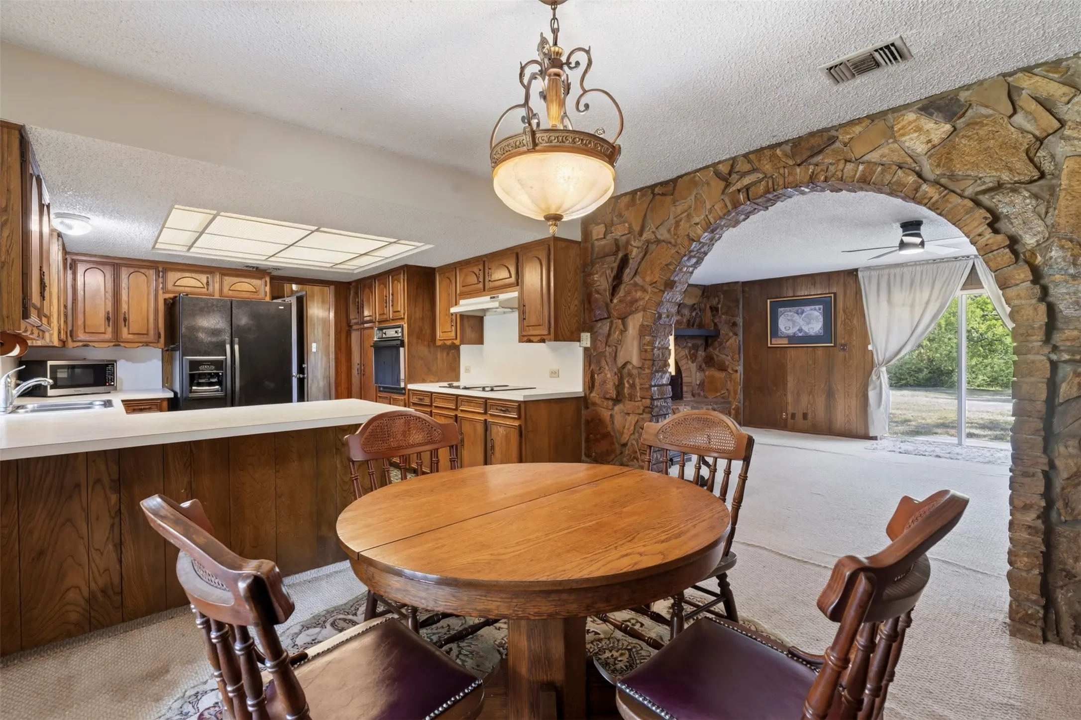 Single Family Residence For Sale in Denton County , 207 Ranch Road, Krugerville, Texas 76227, 3 Bedroom, 2 Bathroom, 2 Garage spaces, 1,890 Sqft, built in 1973, mls#21322418, Real Estate Agent in Krugerville, Homes For Sale in Denton county, Homes For Sale in Krugerville, Realtor in Krugerville Texas, Real Estate Brokerage Independent Realty Texas, Luminita Cordes Realtor