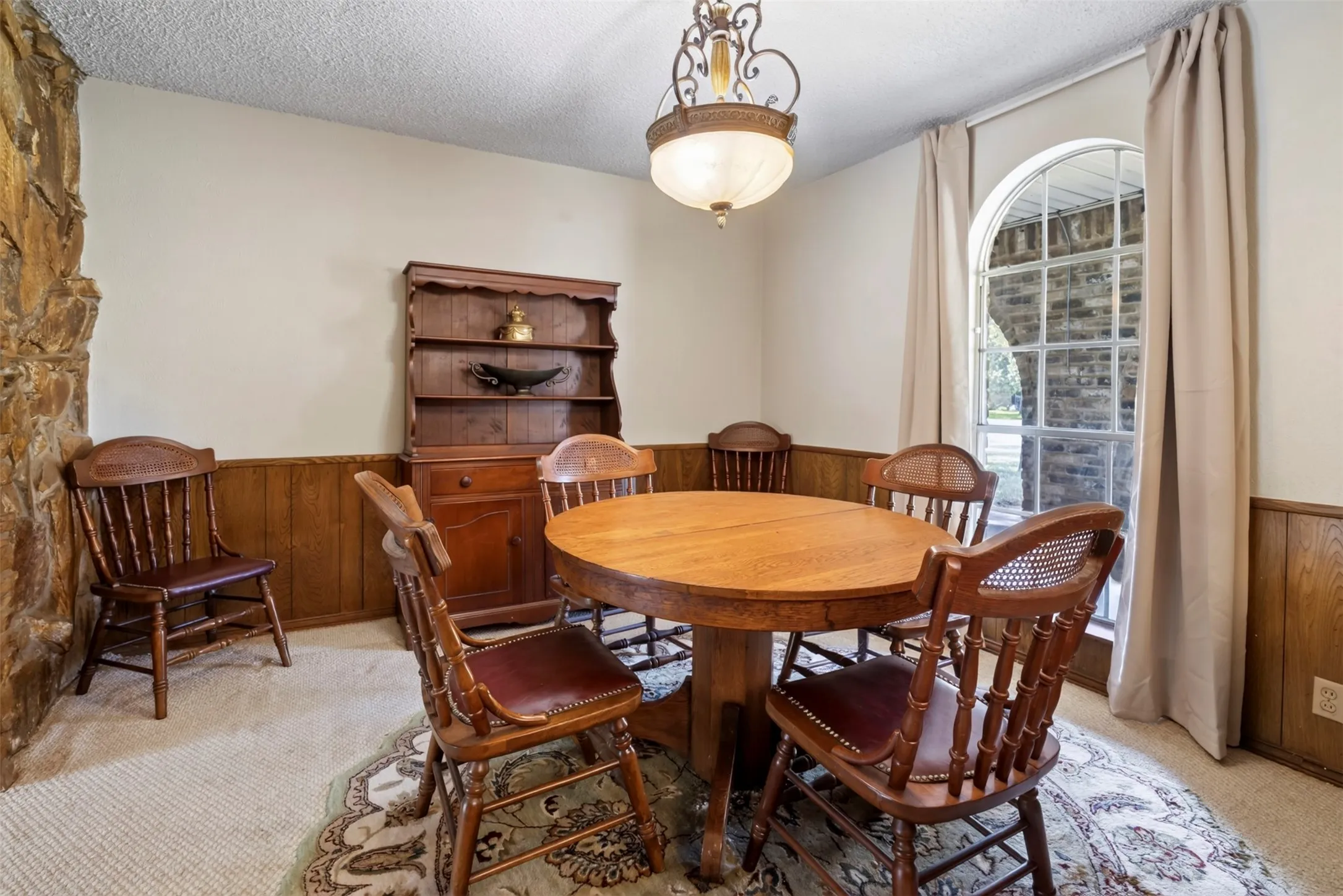 Single Family Residence For Sale in Denton County , 207 Ranch Road, Krugerville, Texas 76227, 3 Bedroom, 2 Bathroom, 2 Garage spaces, 1,890 Sqft, built in 1973, mls#21322418, Real Estate Agent in Krugerville, Homes For Sale in Denton county, Homes For Sale in Krugerville, Realtor in Krugerville Texas, Real Estate Brokerage Independent Realty Texas, Luminita Cordes Realtor