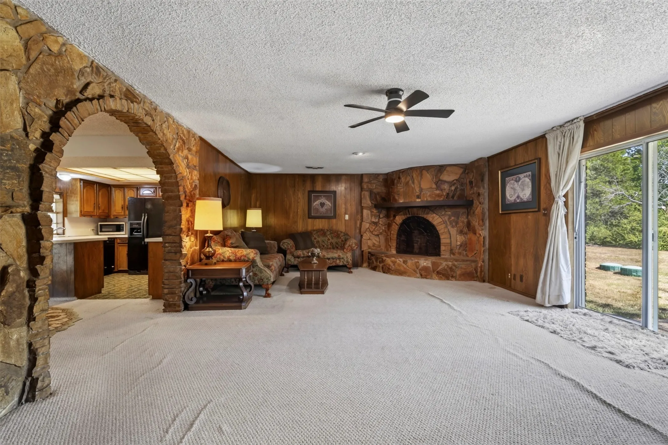 Single Family Residence For Sale in Denton County , 207 Ranch Road, Krugerville, Texas 76227, 3 Bedroom, 2 Bathroom, 2 Garage spaces, 1,890 Sqft, built in 1973, mls#21322418, Real Estate Agent in Krugerville, Homes For Sale in Denton county, Homes For Sale in Krugerville, Realtor in Krugerville Texas, Real Estate Brokerage Independent Realty Texas, Luminita Cordes Realtor