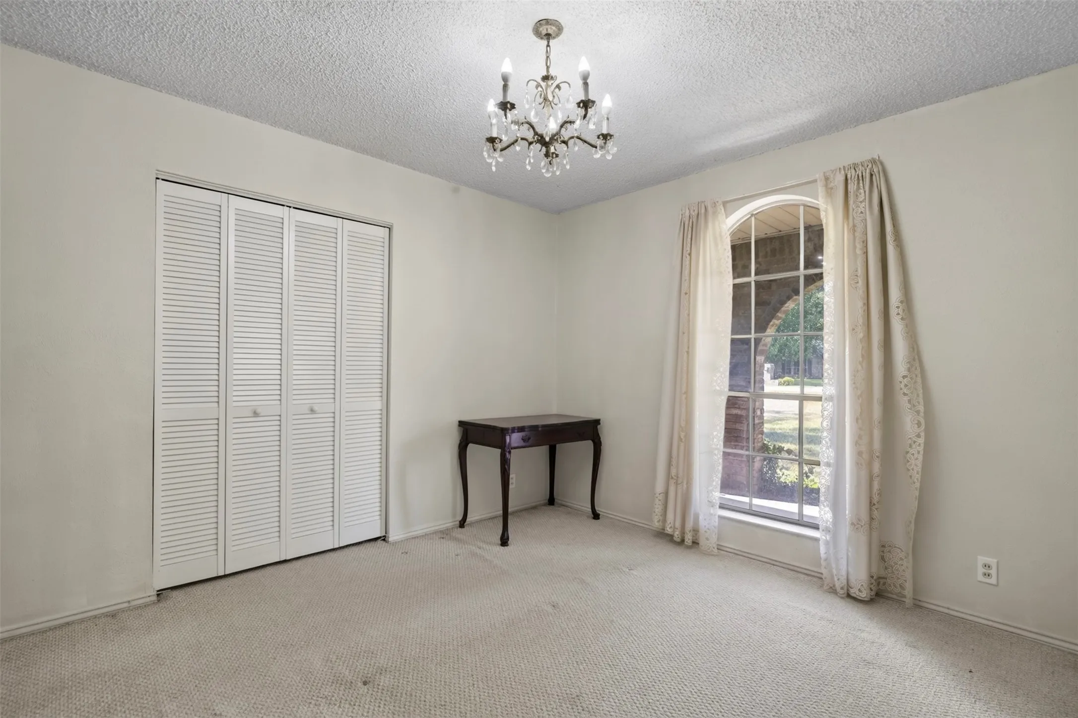 Single Family Residence For Sale in Denton County , 207 Ranch Road, Krugerville, Texas 76227, 3 Bedroom, 2 Bathroom, 2 Garage spaces, 1,890 Sqft, built in 1973, mls#21322418, Real Estate Agent in Krugerville, Homes For Sale in Denton county, Homes For Sale in Krugerville, Realtor in Krugerville Texas, Real Estate Brokerage Independent Realty Texas, Luminita Cordes Realtor